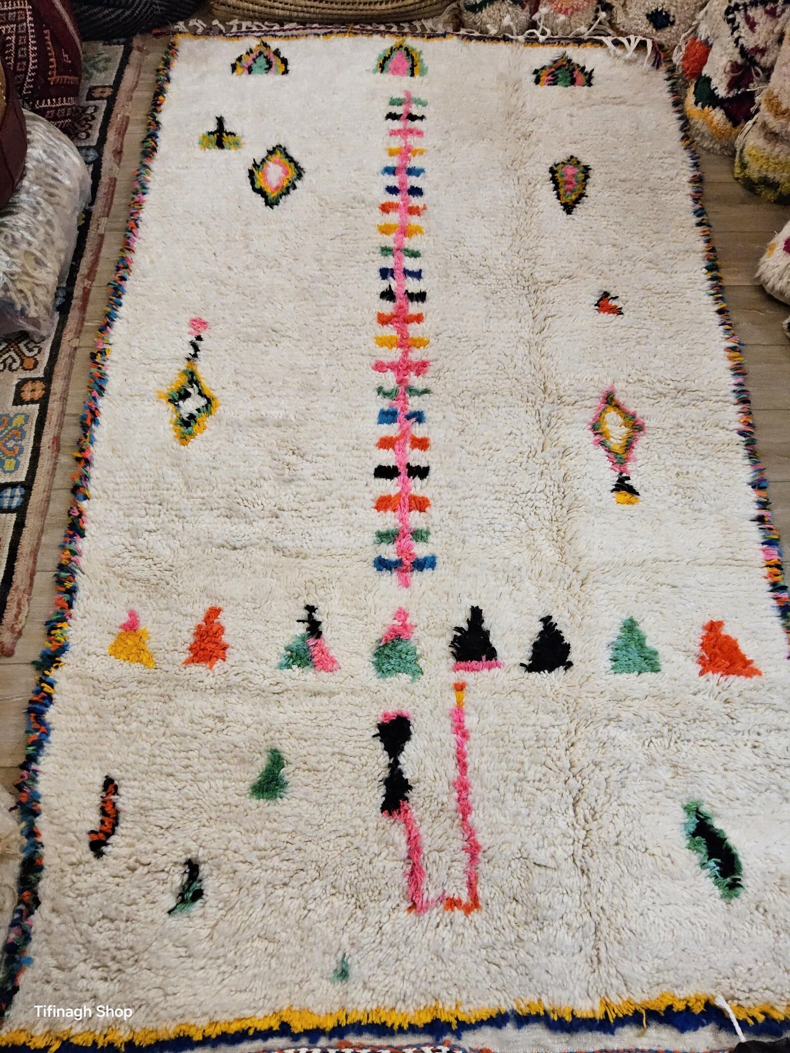 Générique Tifinagh Shop - Tapis Berbère Azilal Multicolore 250 x 145 cm - Authentique Tapis Marocain Fait Main en Laine - Motifs Traditionnels - Pièce Unique