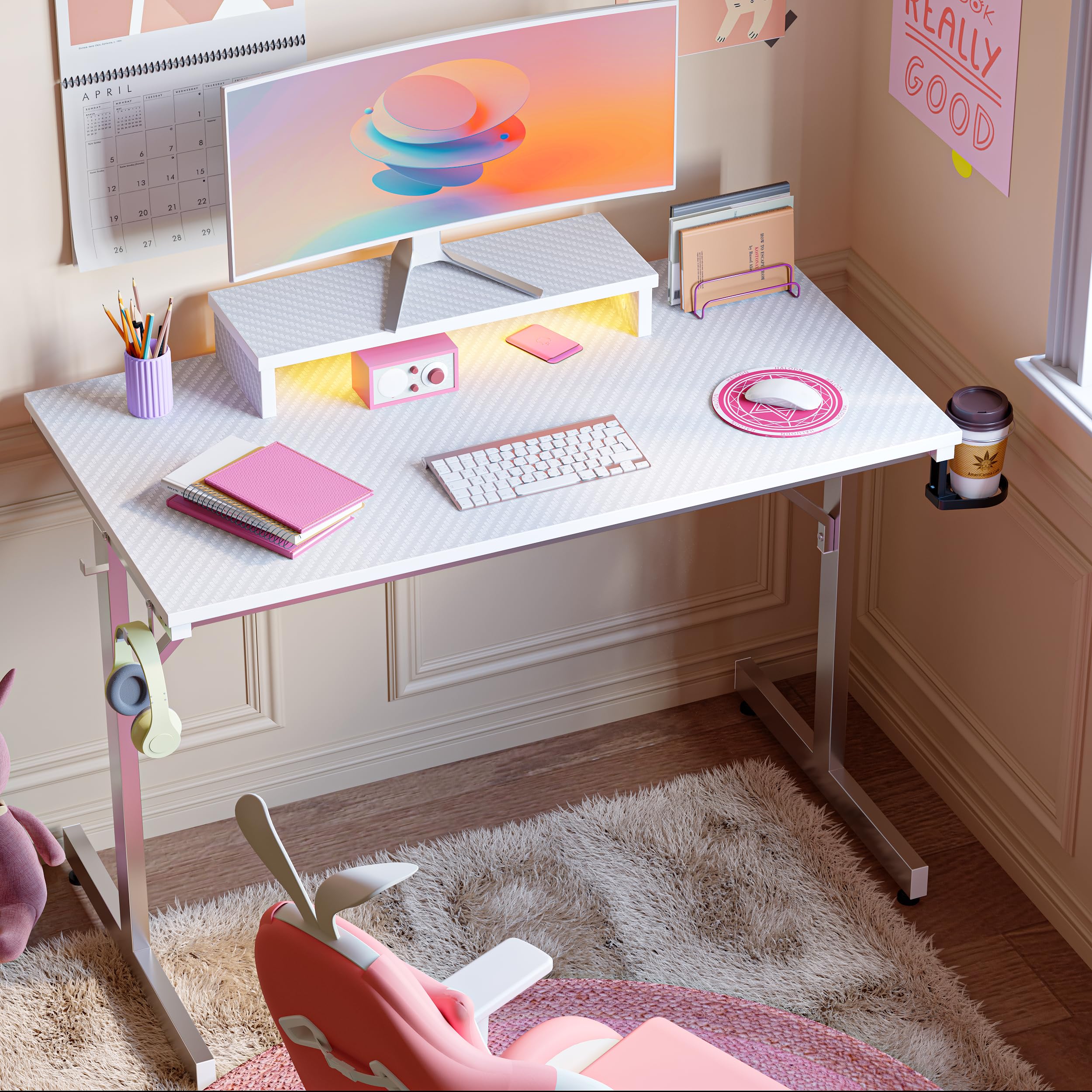 Bestier Scrivania da Gioco con LED, Tavolo con Supporto per Monitor e Rivestimento in Fibra di Carbonio, Scrivania per Computer con Portabicchieri e Gancio per Cuffie, Bianco 106 cm