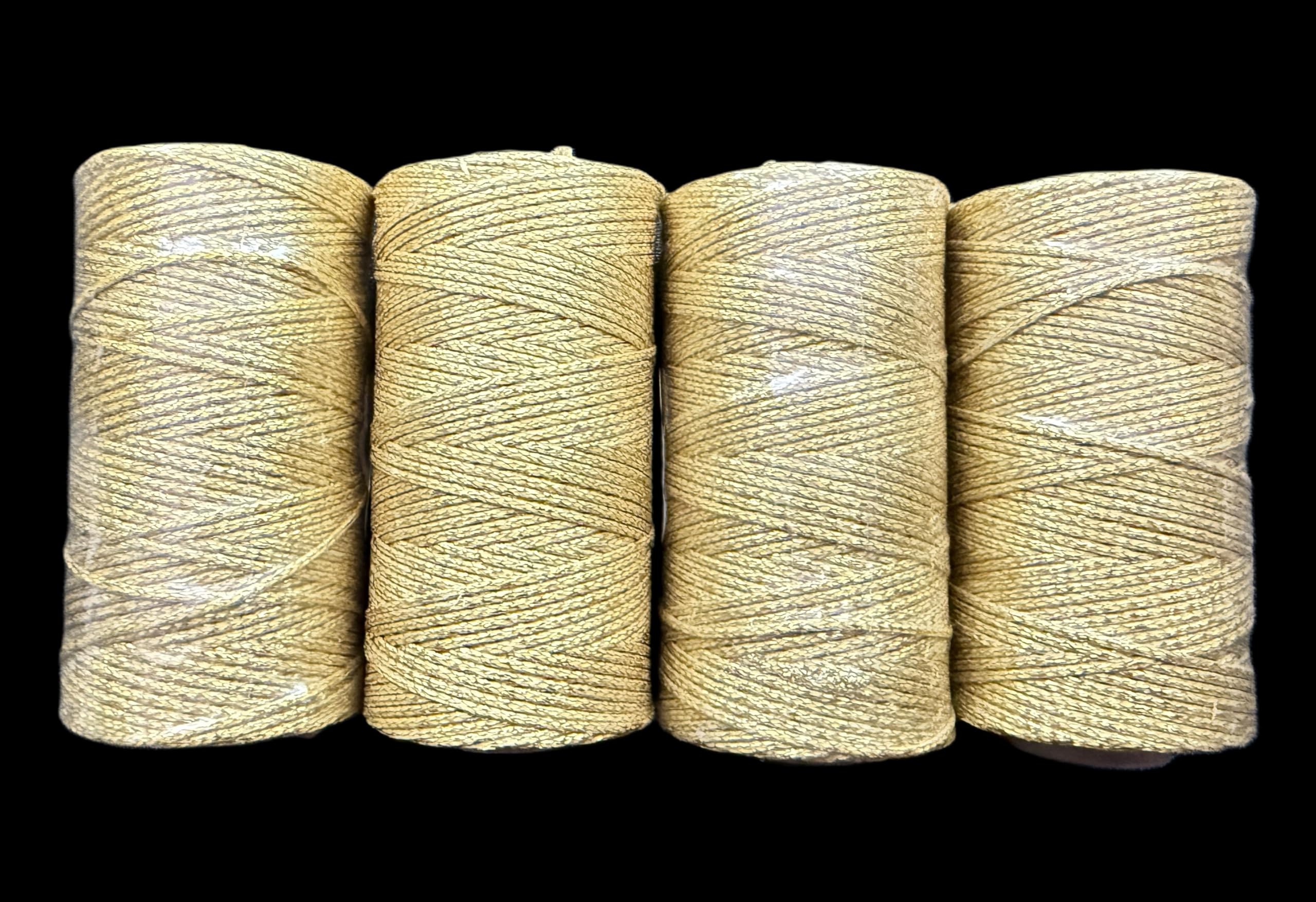 Hilo Encerado Metalizado Plano Color Dorado de 1mm. Aproximado de Grosor Contiene 4 Bovinas de 100 MTS. Total 400 MTS. Recomendado para Hacer Manualidades Artesanias Macrame