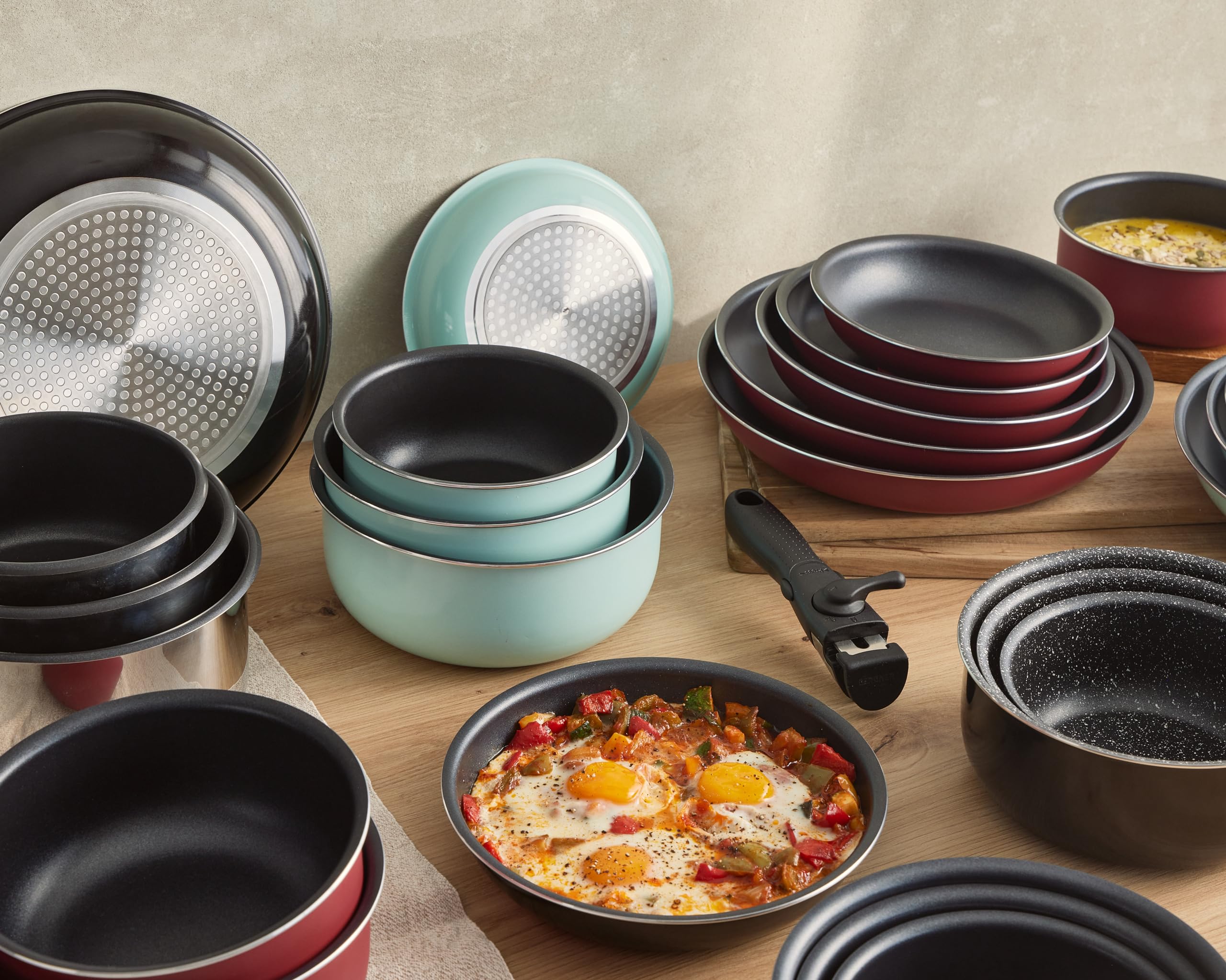 Bergner Juego de Cazos de 4 Piezas Acero Inoxidable y Antiadherente Incluye 3 Cazos de 16, 18 y 20 cm + Mango Ergonómico Extraíble Para Todo Tipo de Cocinas y Horno, 16 cm | 18 cm | 20 cm