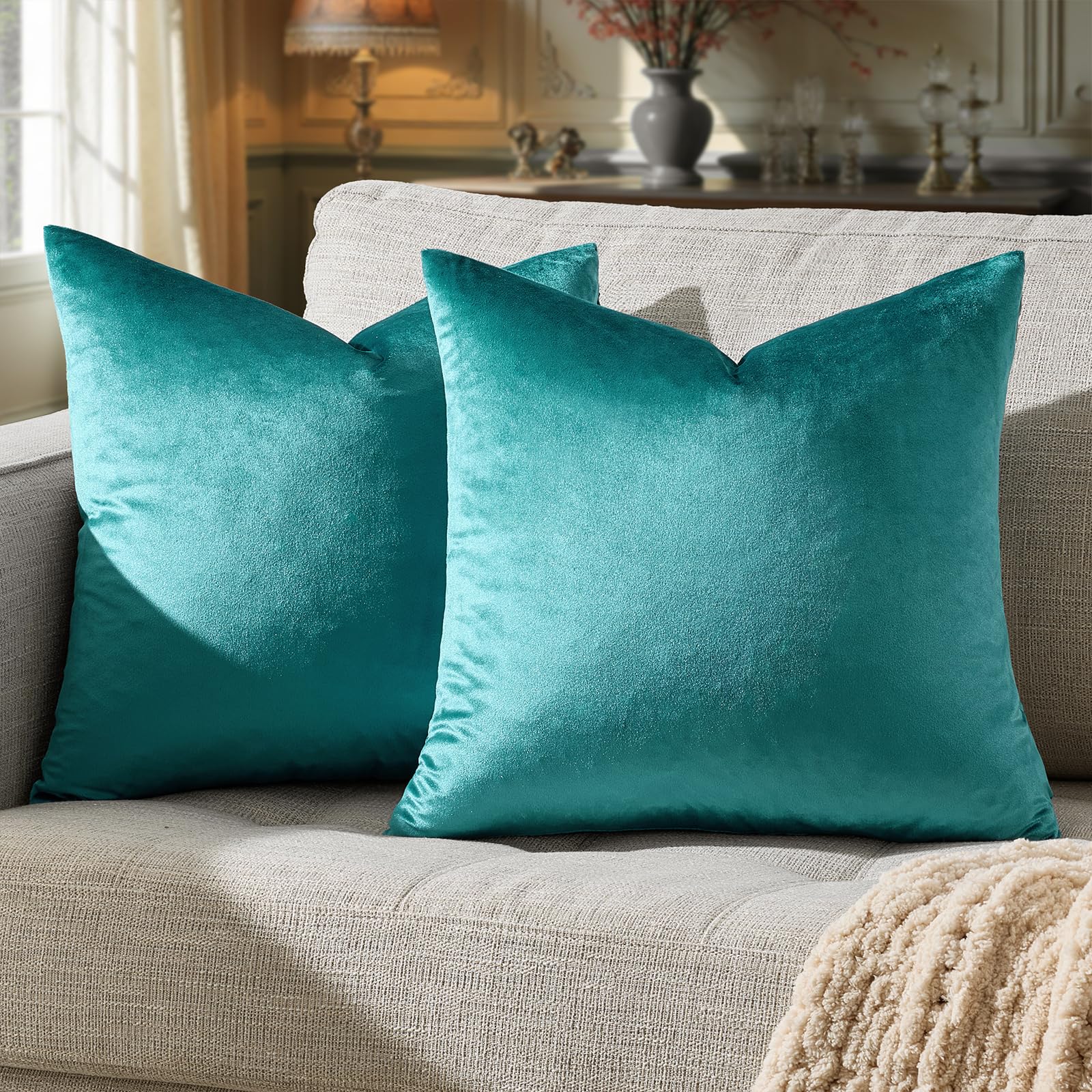 GIGIZAZA Decorative Throw Pillow Covers 18 x 18,Set of 2 Sofa Cushion Teal Peacock Green Pillow Covers,Velvet Pillow Square Cushion Covers