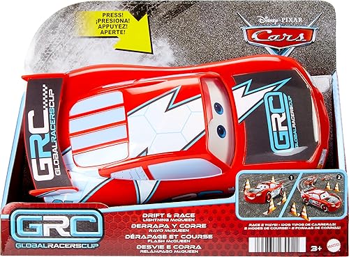 Vista 6 de Mattel Disney y Pixar Cars Lightning McQueen Vehículo de juguete y accesorios, Global Racers Cup Drift & Race Car con 2 modos de juego
