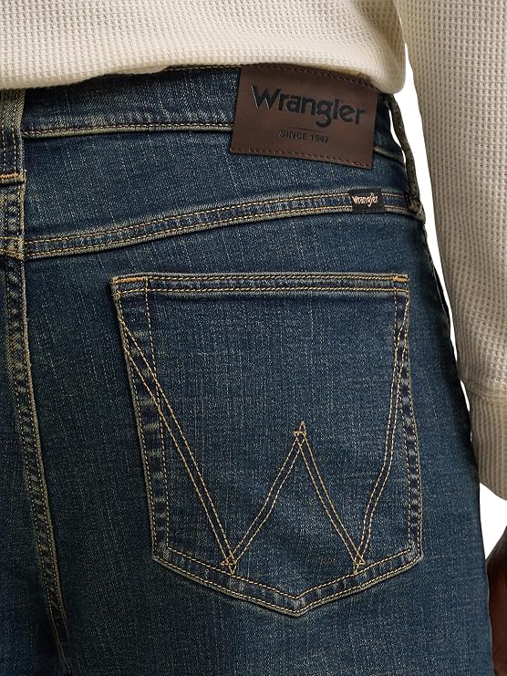 Wrangler Men's Free to Stretch Relaxed Fit Bootcut Jean