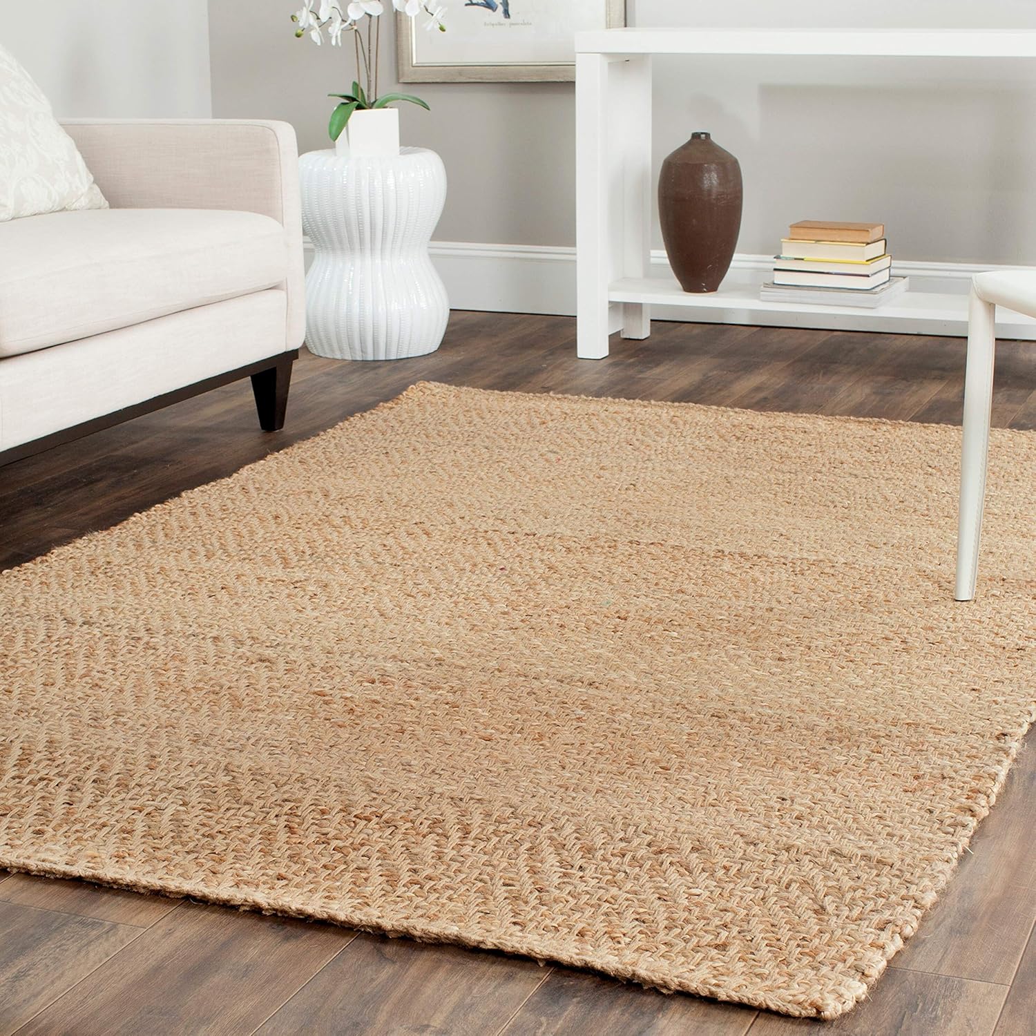 SAFAVIEH Natural Fiber Collection Accent Rug - 2'3" x 4', Natural, Handmade Farmhouse Fringe Jute, Ideal for High Traffic Areas in Entryway, Living Room, Bedroom (NF731A)