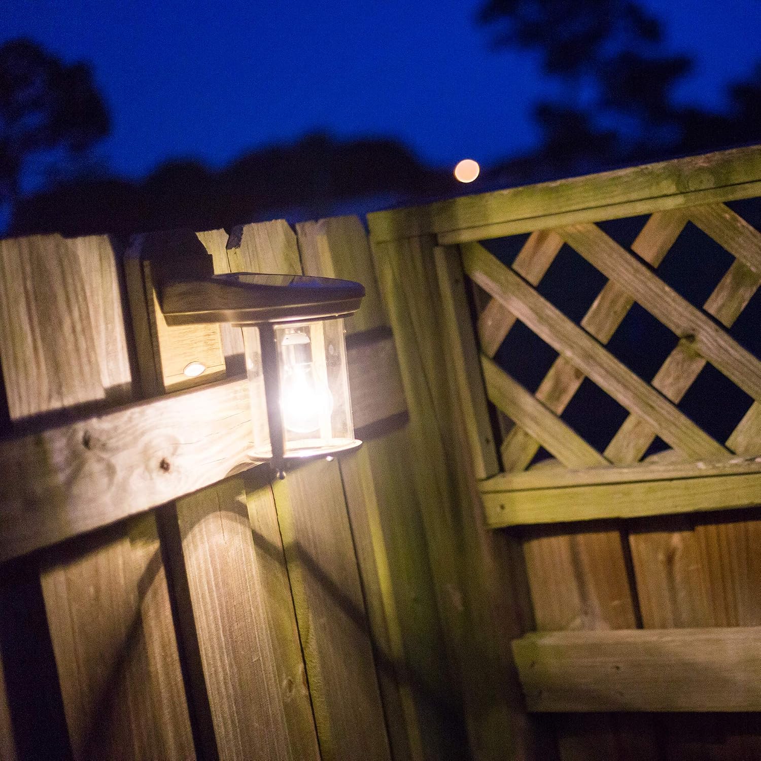70% Off Everything Gama Sonic GS-1B-WB Coach Lantern Outdoor Solar Light Fixture, Wall Mount Sconce, Weathered Bronze