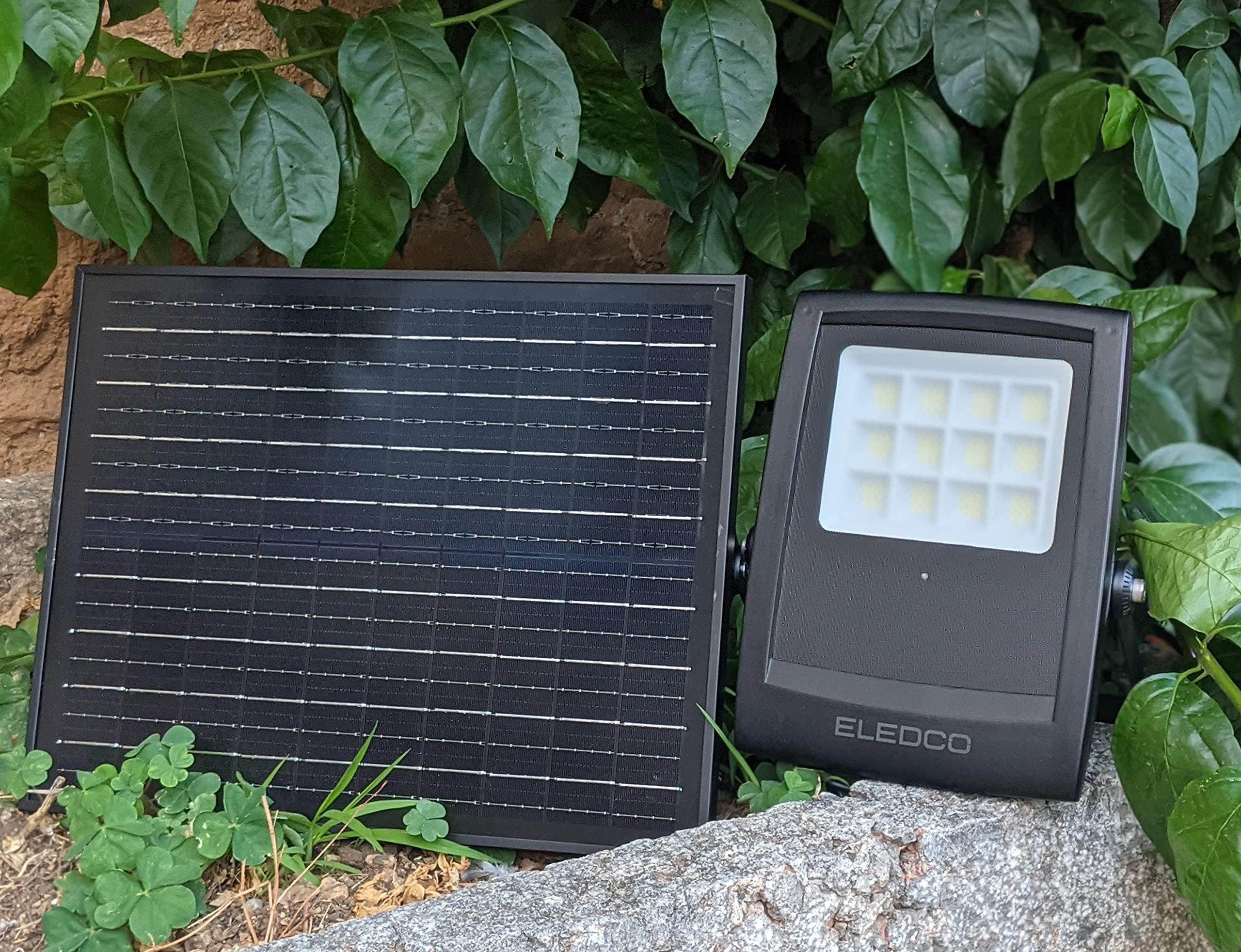 Foco Solar 100W Exterior, Luces Solares LED Modelo All-Black, Lámpara Solar con Mando a Distancia, Sensor de Movimiento, Sensor Crepuscular, Luz Cálida 3000K