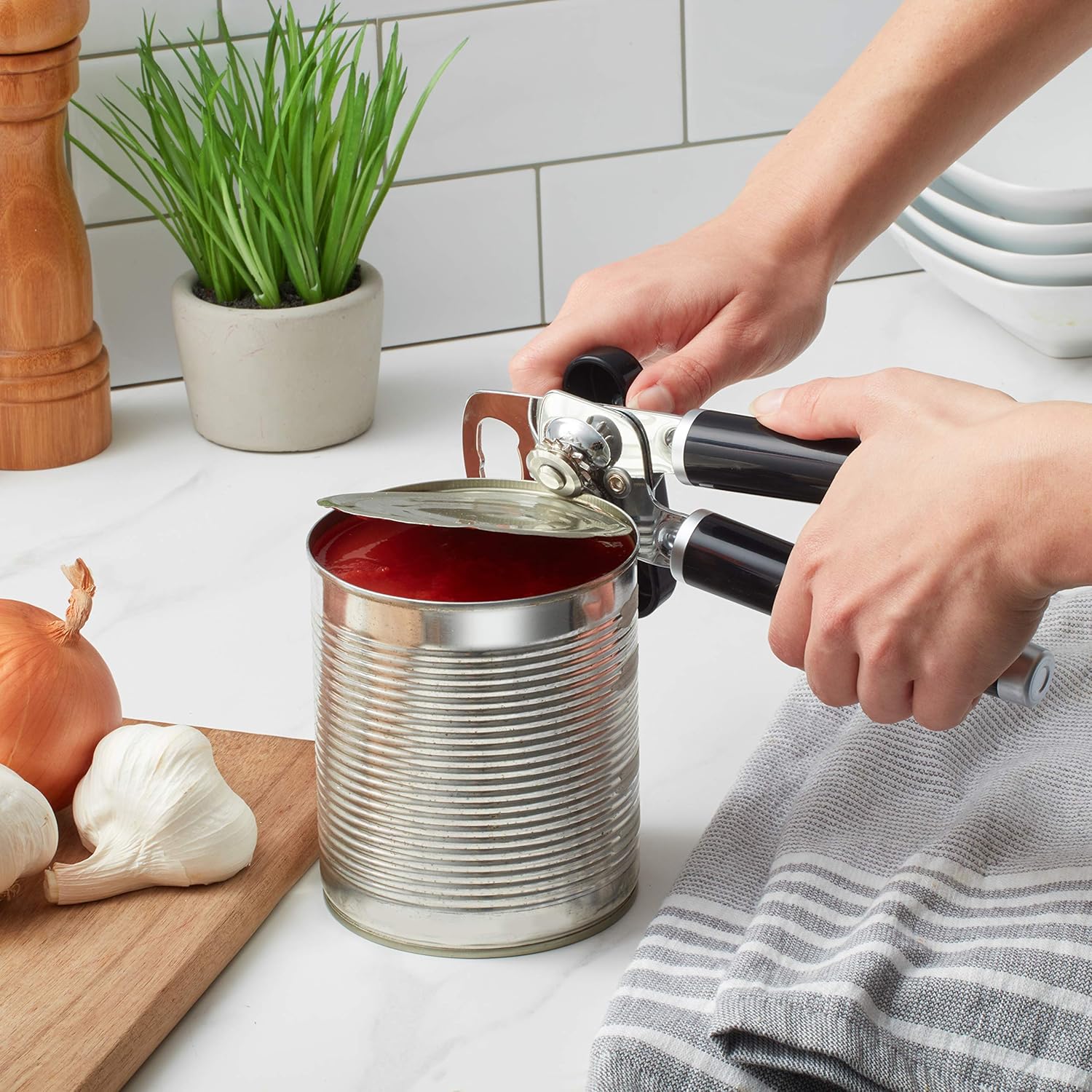 KitchenAid Classic Multifunction Can Opener / Bottle Opener, 8.34-Inch, Black : Everything Else