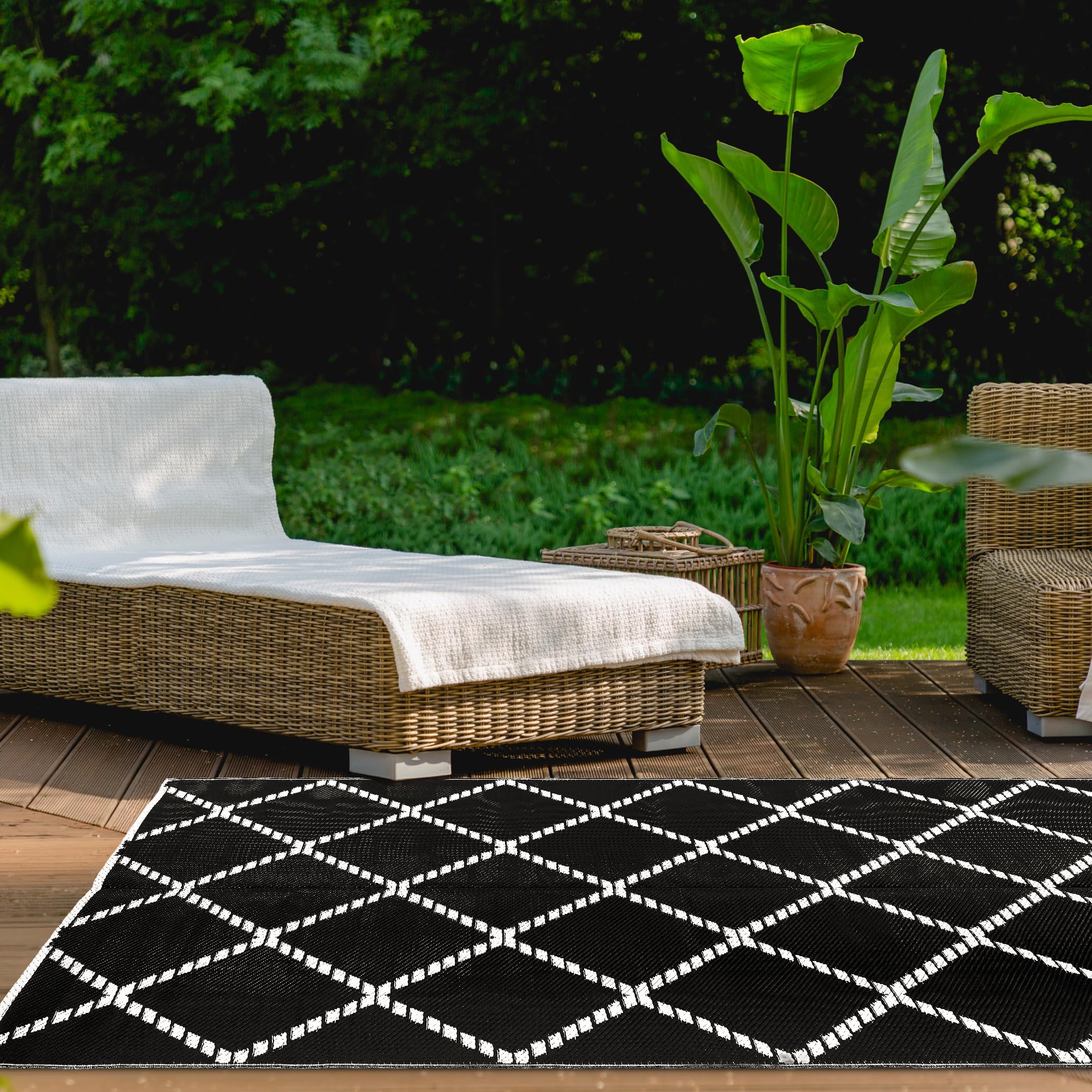 Grand tapis d'extérieur réversible et imperméable, pour jardin, terrasse, arrière-cour, pique-nique (noir et blanc, 160 x 230 cm)