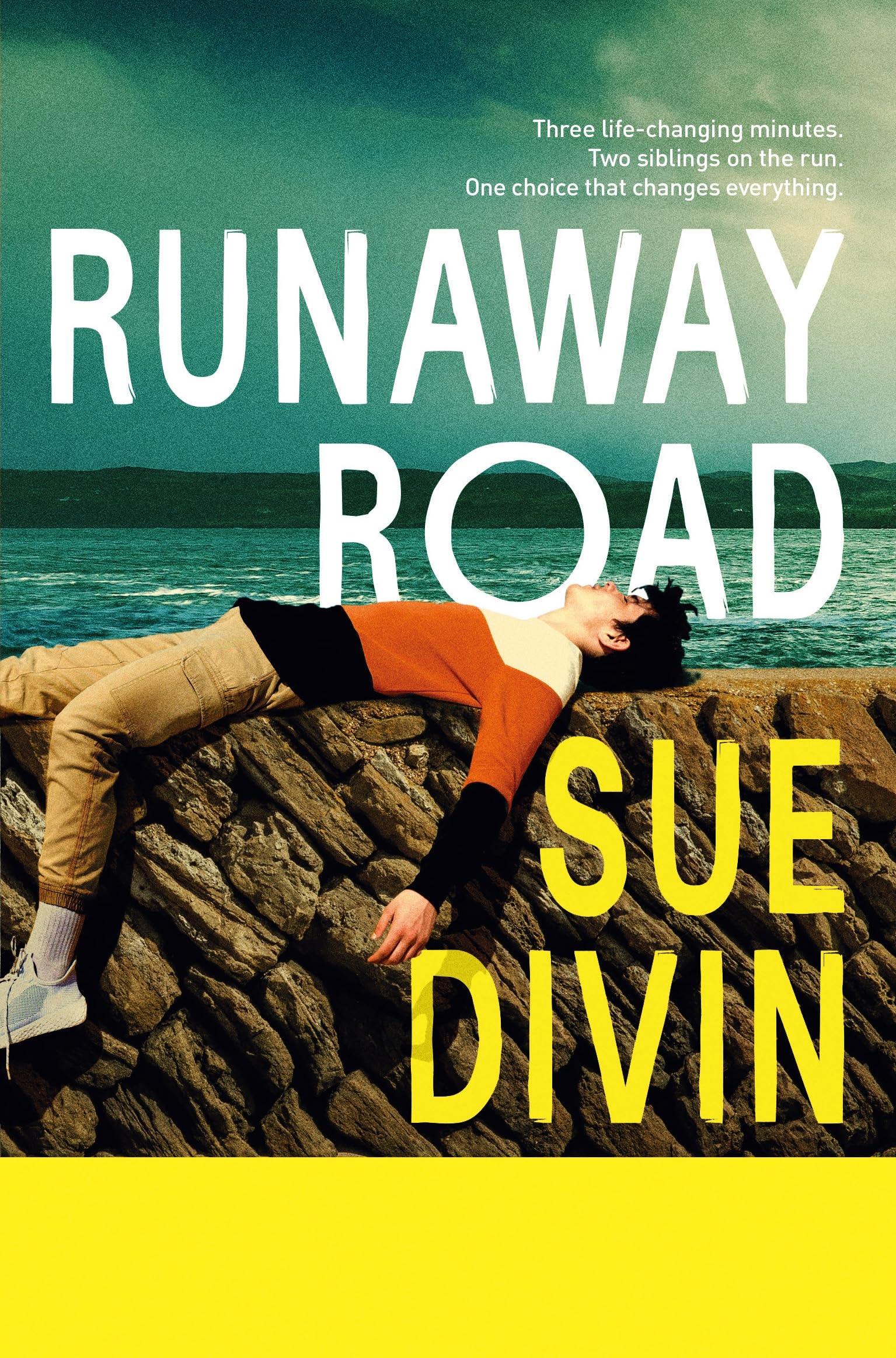 Runaway Road by Sue Divin (Paperback Book)
