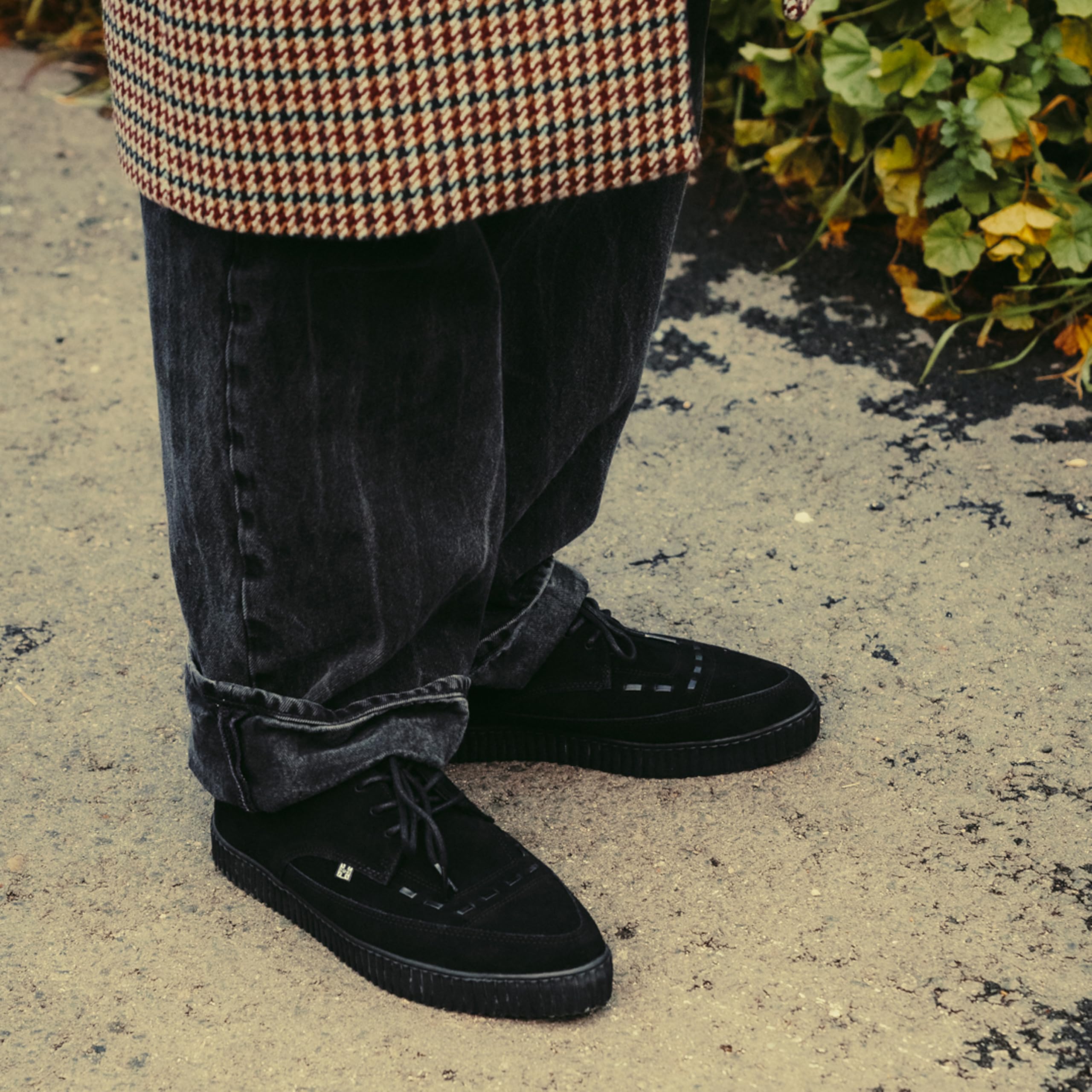 T.U.K. Pointed Creeper Sneakers - Zapatos Hombre y Mujer - Estilo Punk Gótico y Rockero Zapatillas de Lona y Gamuza con Cordones