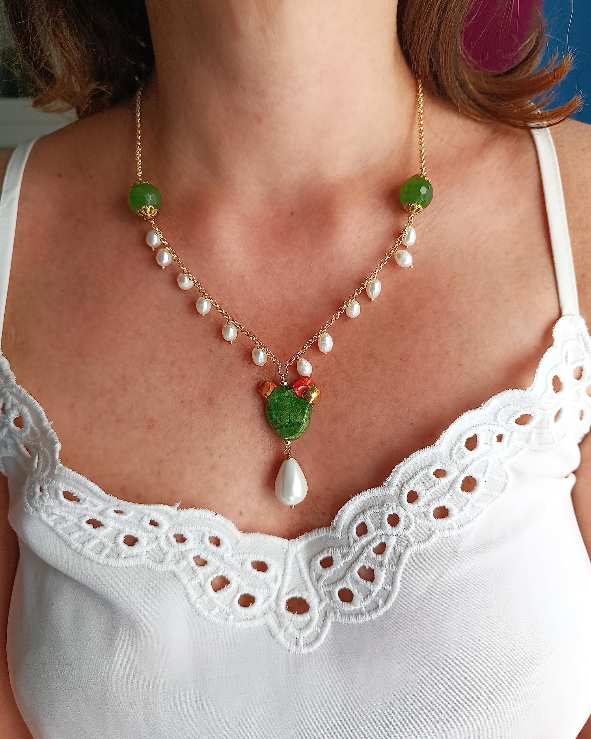 Collana a Catena con Fico d'India in Ceramica di Caltagirone e Perle di Fiume