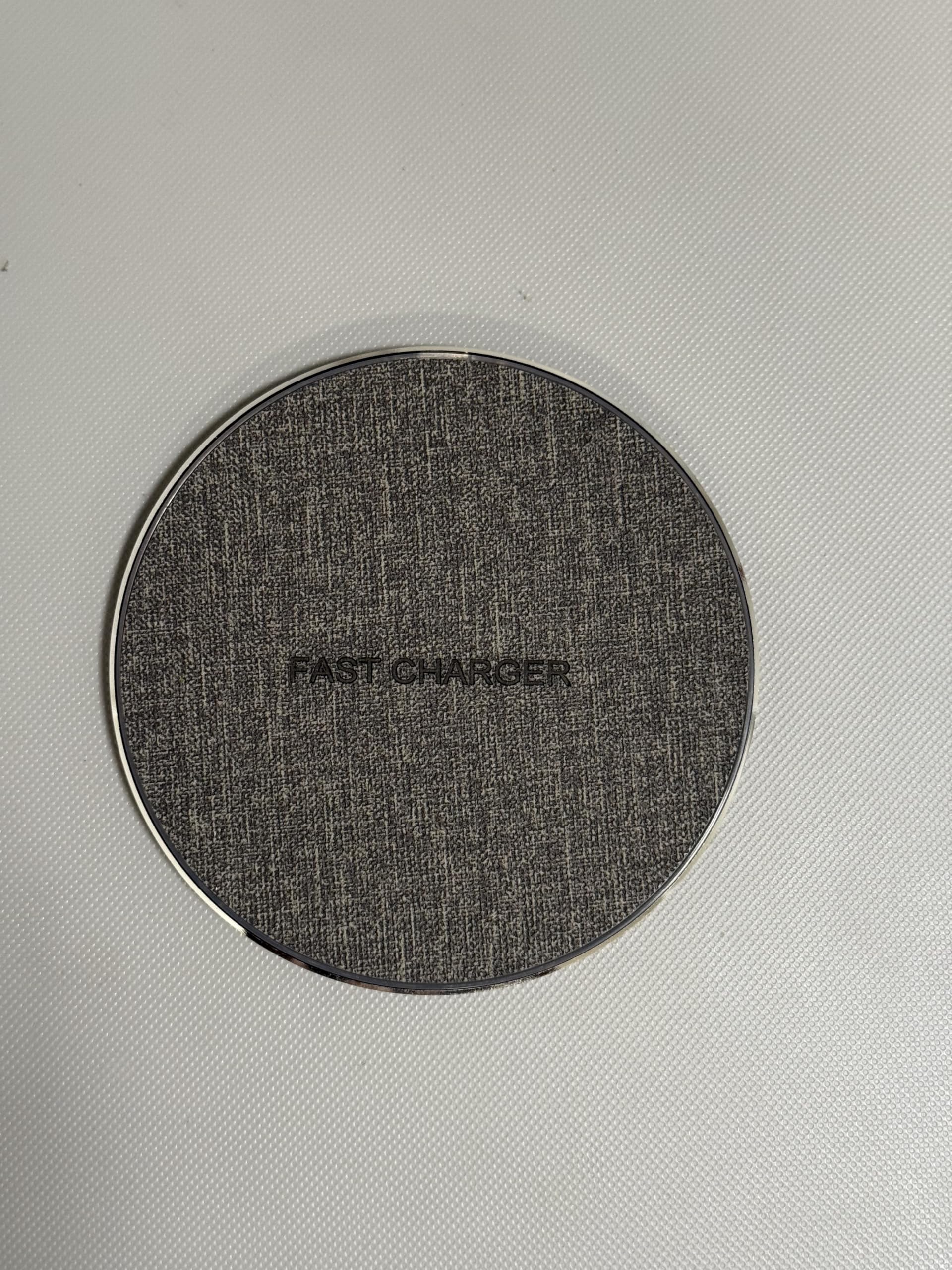 Pad di ricarica wireless ultra sottile da 30 W, profilo sottile, tecnologia di ricarica rapida