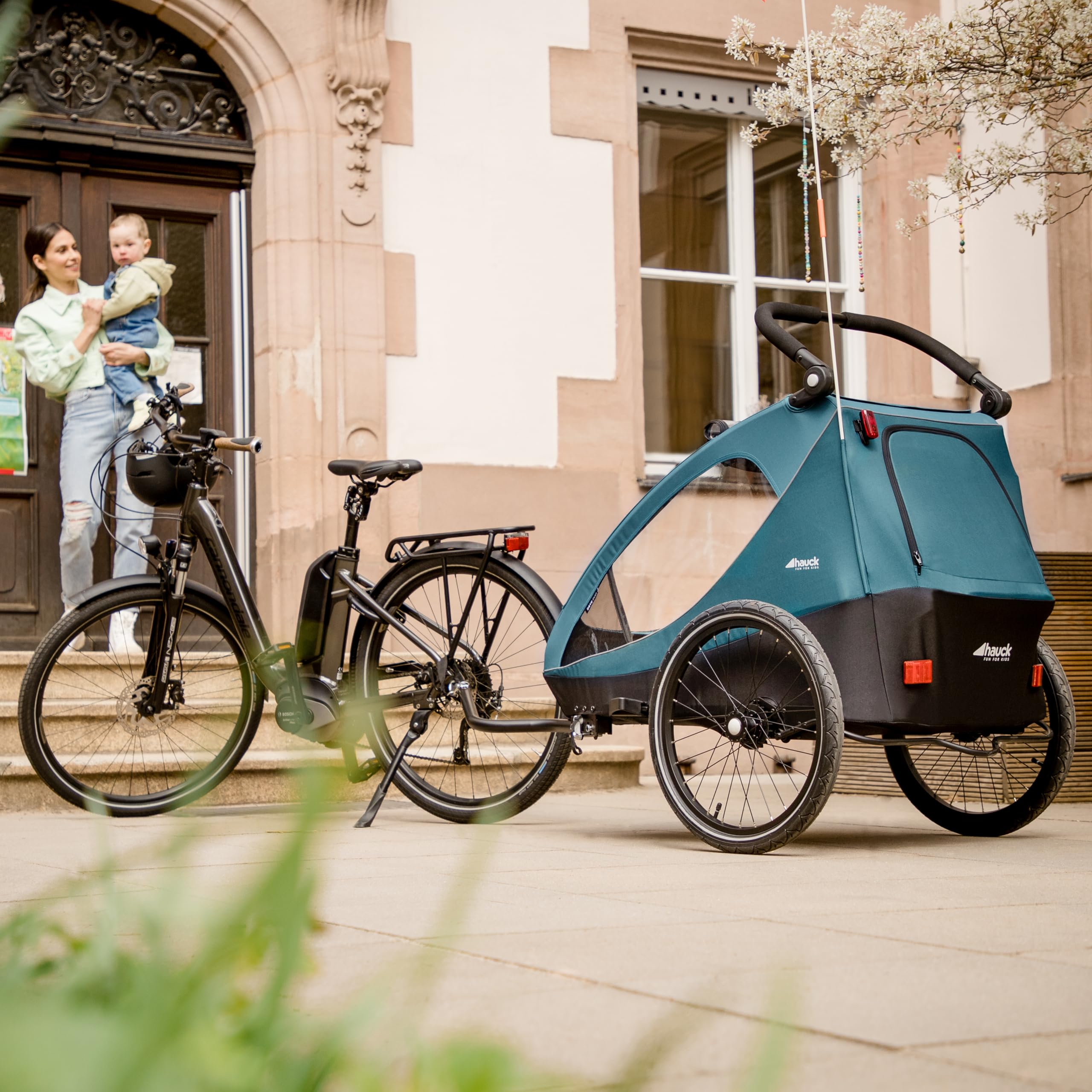 hauck Drky Duo + Regenschutz, Grey - 2in1 Kinderwagen & Fahrradanhänger für 2 Kinder ab 6 Monaten, Zwillings- & Geschwisteranhänger bis 2×22 kg, Luftreifen, Höhenverstellbarer Schieber, Faltbar