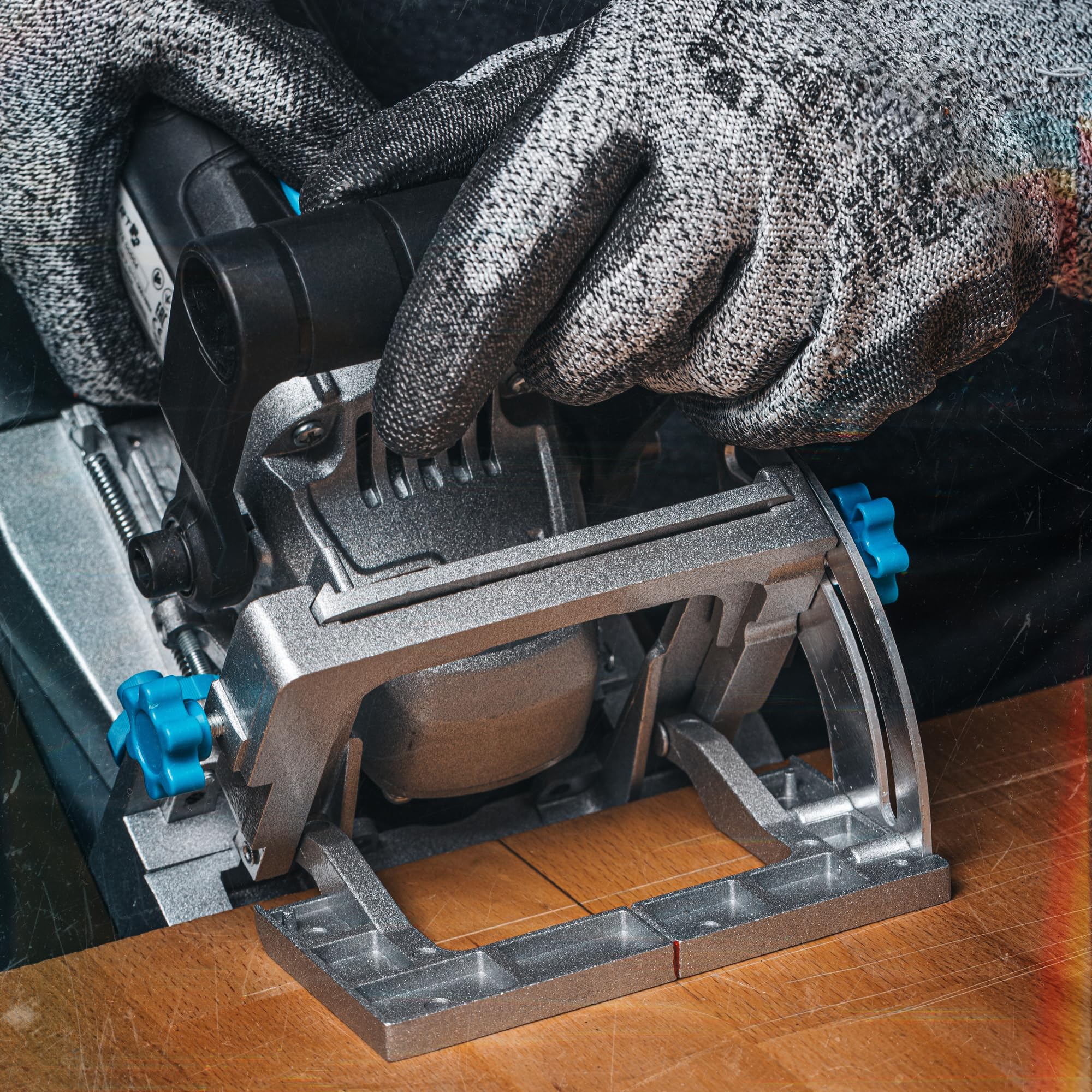 HÖGERT TECHNIK – Fraiseuse à biscuits sans fil 18V OneAccuSystem, assembleuse de lamelles pour bois, fraiseuse de rainures pour assemblages en MDF, 0-11000 tr/min, softgrip, sans batterie