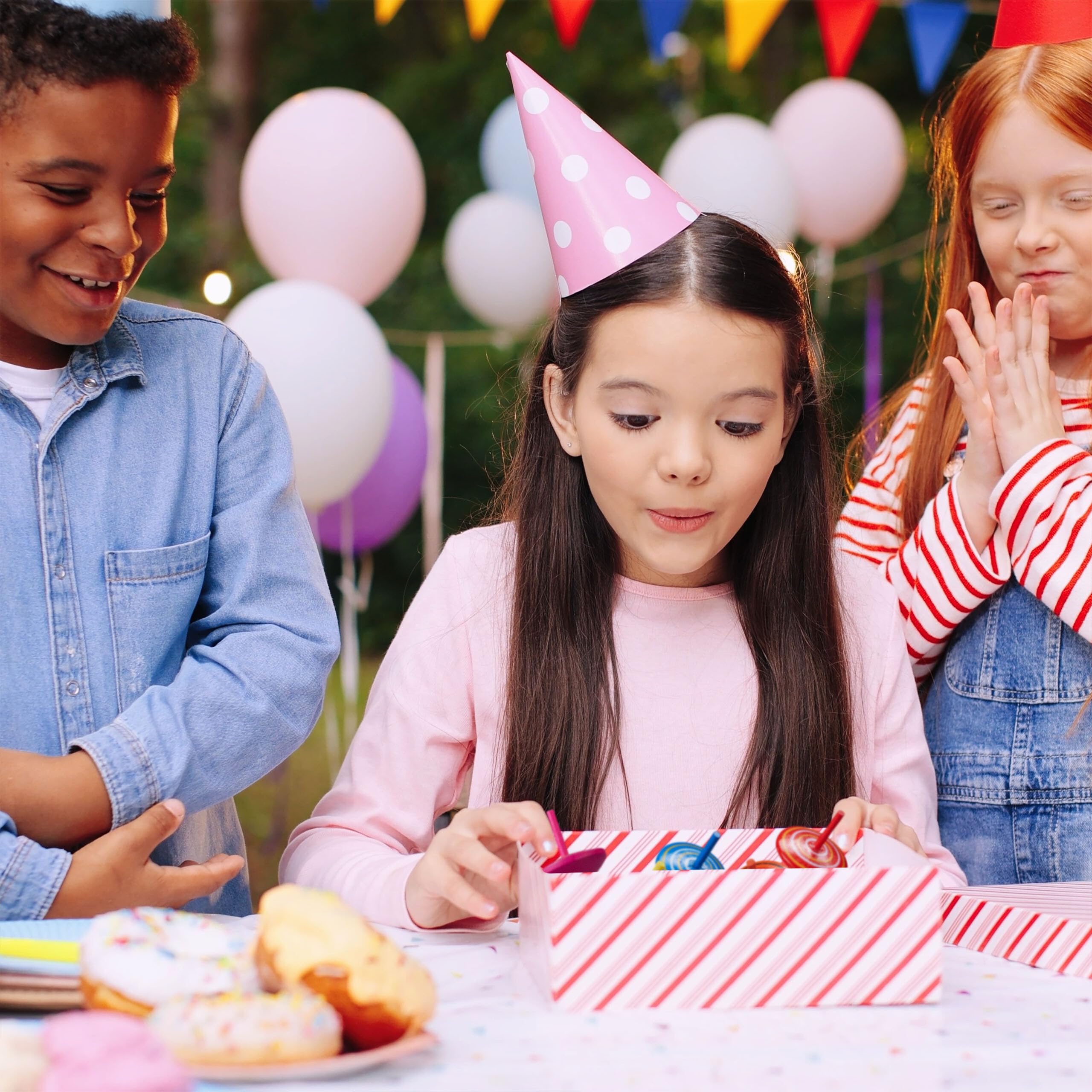 Relaxdays Trottole per Bambini in Legno, Set da 24, Regalini e Pensierini per Feste di Compleanni, Giochini, Colorate
