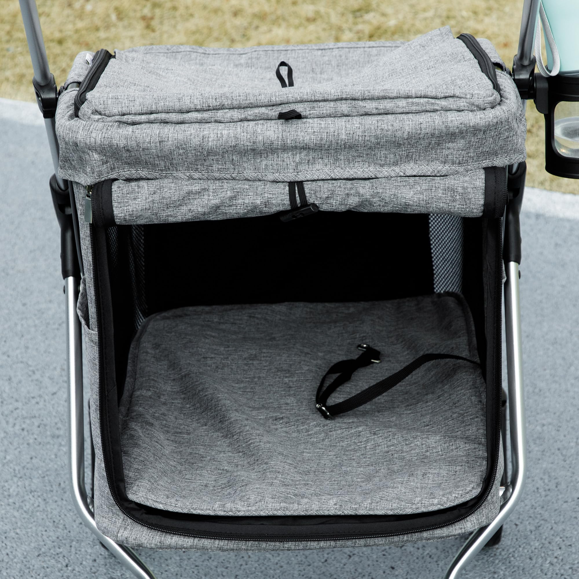 PawHut Carrito para Perros Plegable, Cochecito para Perros Pequeños y Seniors, Hasta 10 kg, Ruedas con Frenos 360º, Marco de Aluminio, Correa de Seguridad, Cojín Lavable y Ventanas, Gris