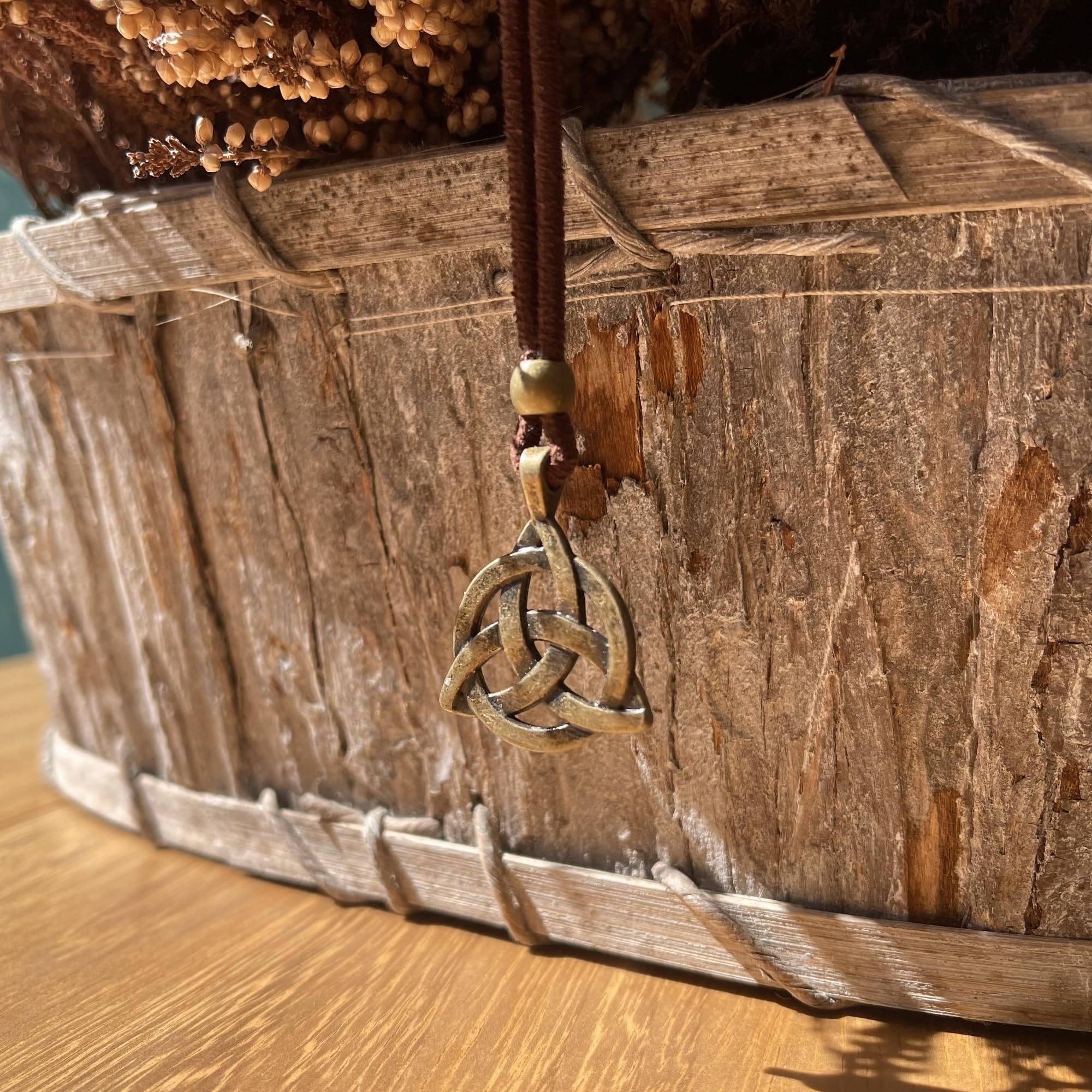 ASTER ALHELÍ - Halskette Damen oder Herren Trinquette Knoten der keltischen Trinität Triangle Anhänger Altsilber oder Bronze - Antelina und Zamak Knoten Halskette - Schutz Amulet