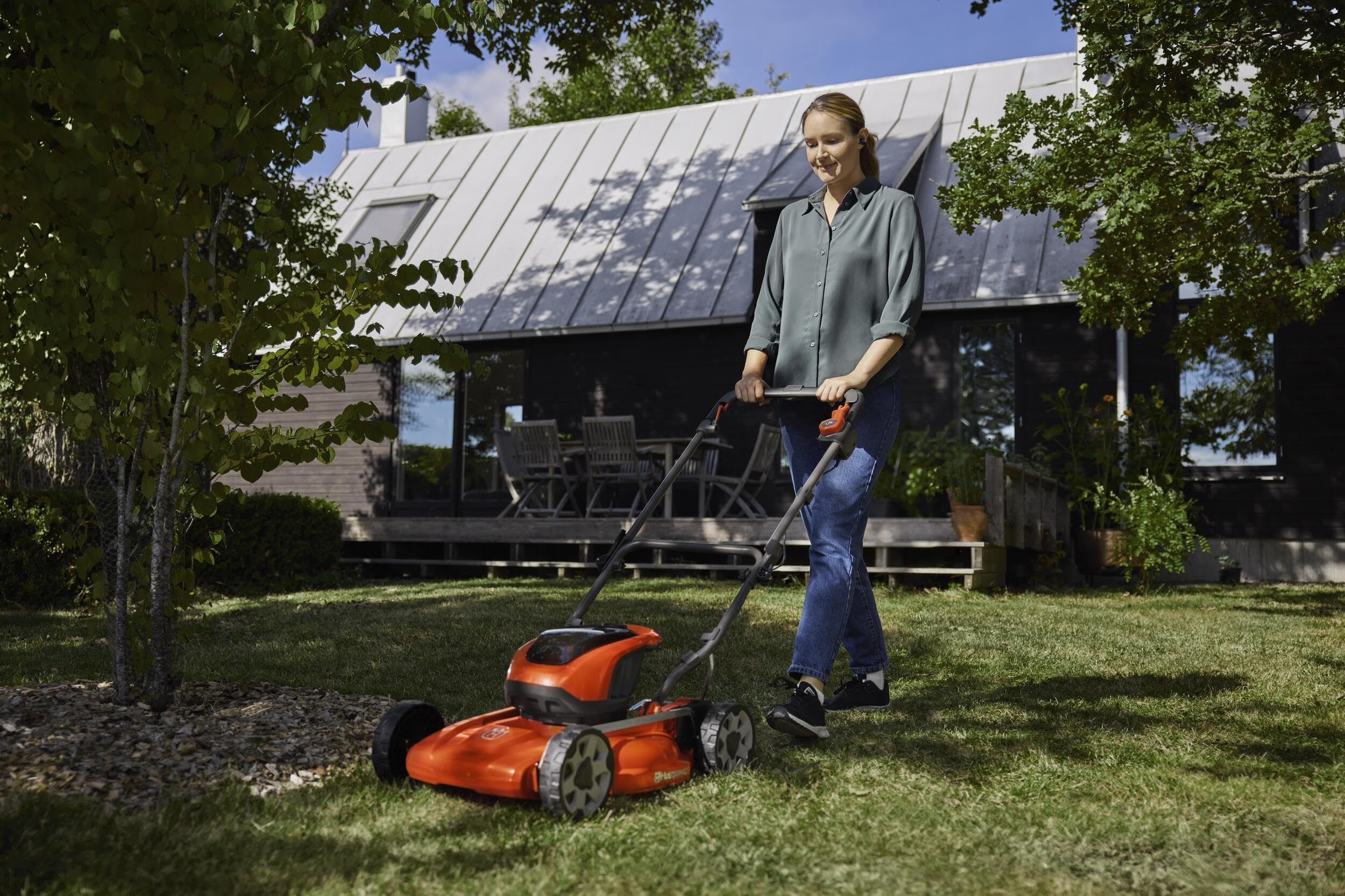 Husqvarna LB 144i Kosiarka Akumulatorowa | 44 cm koszenia, 36V, mulczowanie BioClip®, PowerBoost