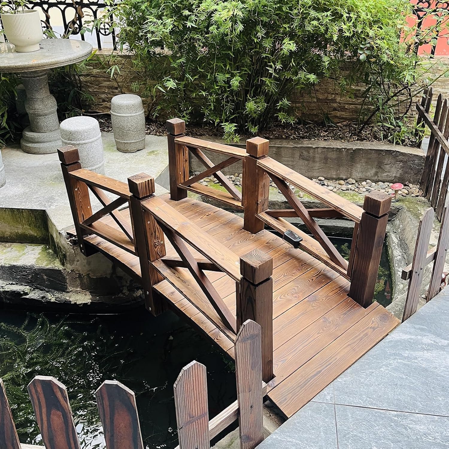 Katzowen Wooden Backyard Bridge Small Wood Garden Bridge 140cm / 4.6ft Long, Decorative Arc Footbridge with Complete Fittings, Pond Bridge Landscaping Backyards Farm Ornament