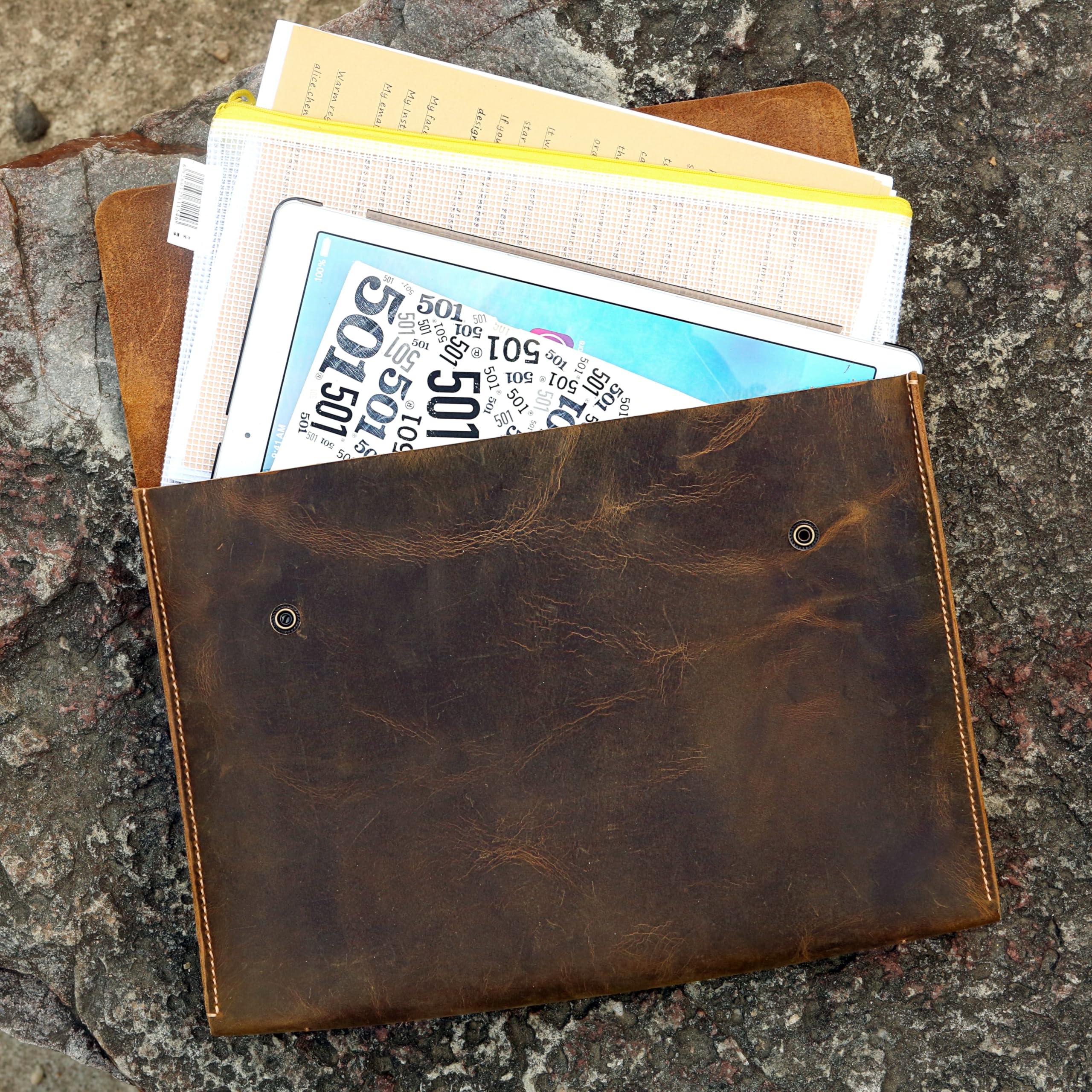 D&M leather studio Personalisierte Vintage Leder Dokumentenmappe A4/Letter – handgenähte Dokumententasche A4 & Portfolio Mappe, Laptop Hülle bis 13 Zoll, Büro Organizer