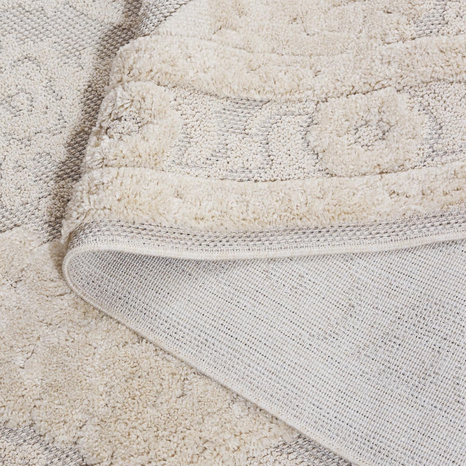 SAFAVIEH Chloe Collection Area Rug - 5' x 7'6", Ivory, Rustic Design, Braided Tassel, Ideal for The Living Room, Bedroom, Dining Room (CLO103A-5)