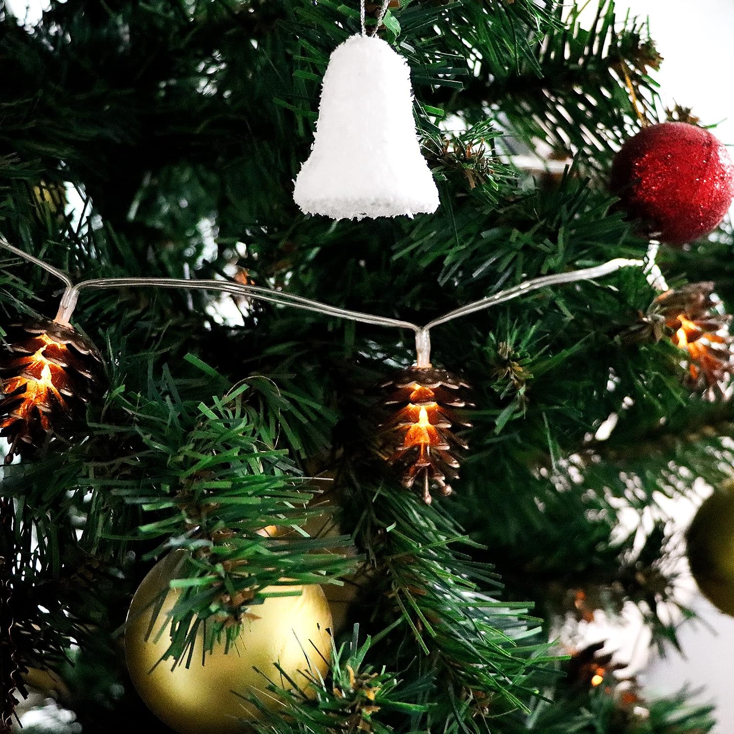 KPCB Tech Christmas Lights Realistic Pinecone 5.4m 50 LEDs with Warm Lights Batteries Operated
