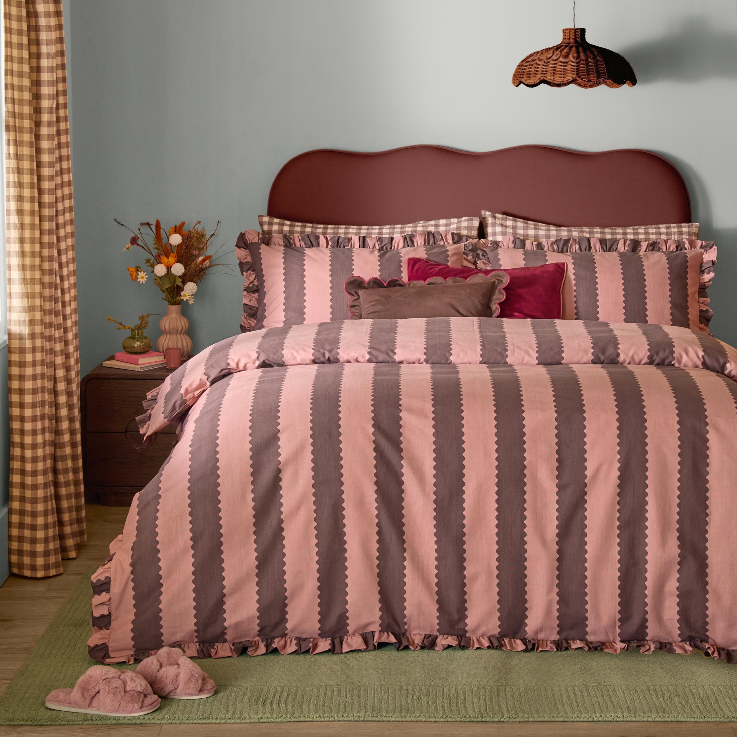 furn. Wylder Birdie Stripe Duvet Cover Set (Rose/Chocolate - Double) โ image 1