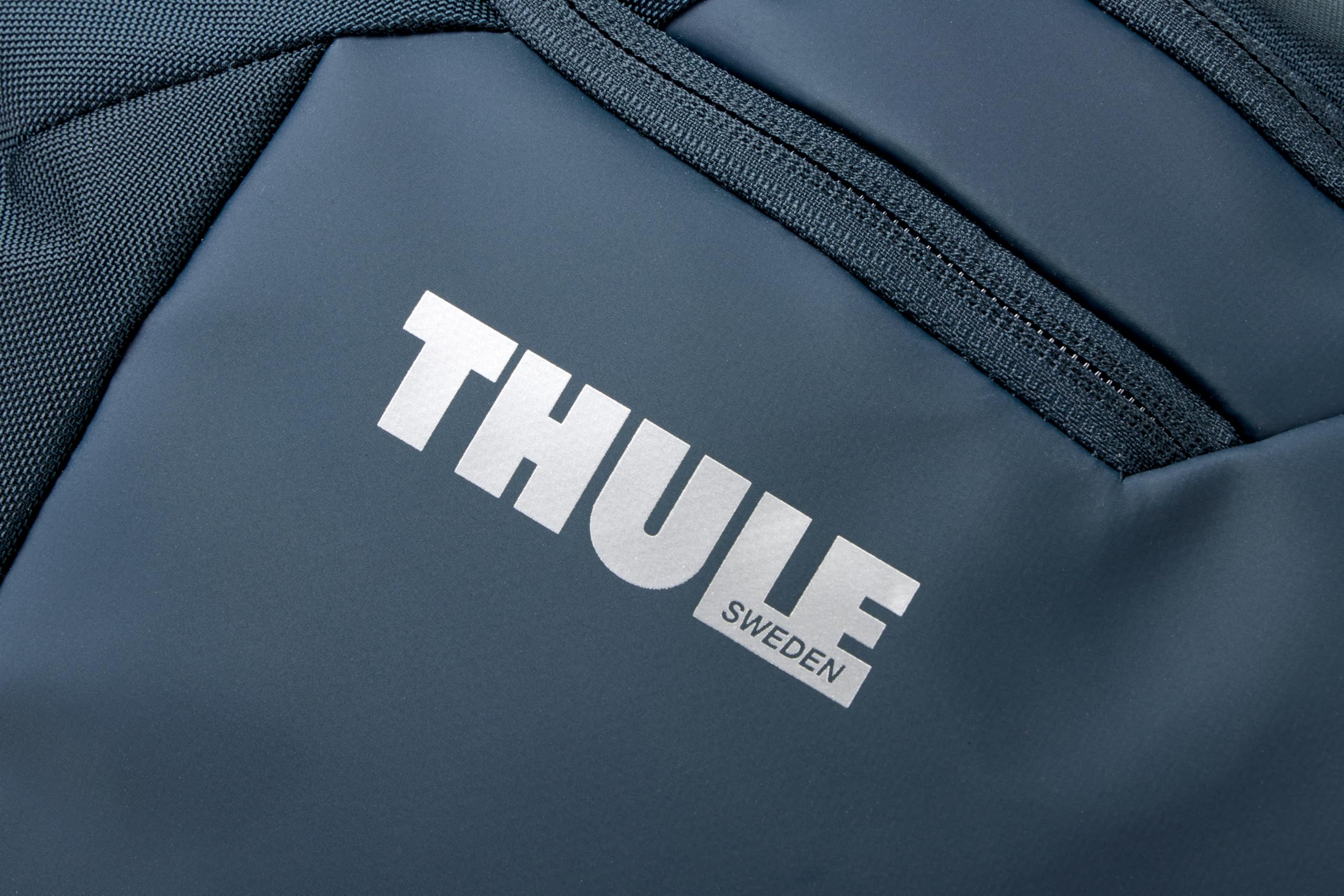 Thule mochila de ocio con compartimento para portátil Chasm Recycled Backpack 26L Darkest Blue azul marino