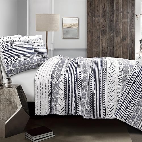 Lush Decor Edredón Hygge Geo Pattern Striped Juego de cama de 3 piezas, tamaño king, azul marino y blanco
