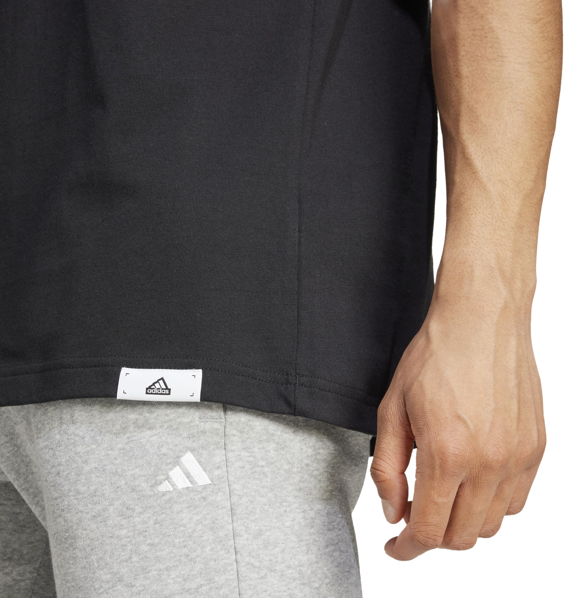 adidas Koszulka z krótkim rękawem z grafiką Mężczyźni TECH LINEAR GRAPHIC TEE (1 w zestawie)