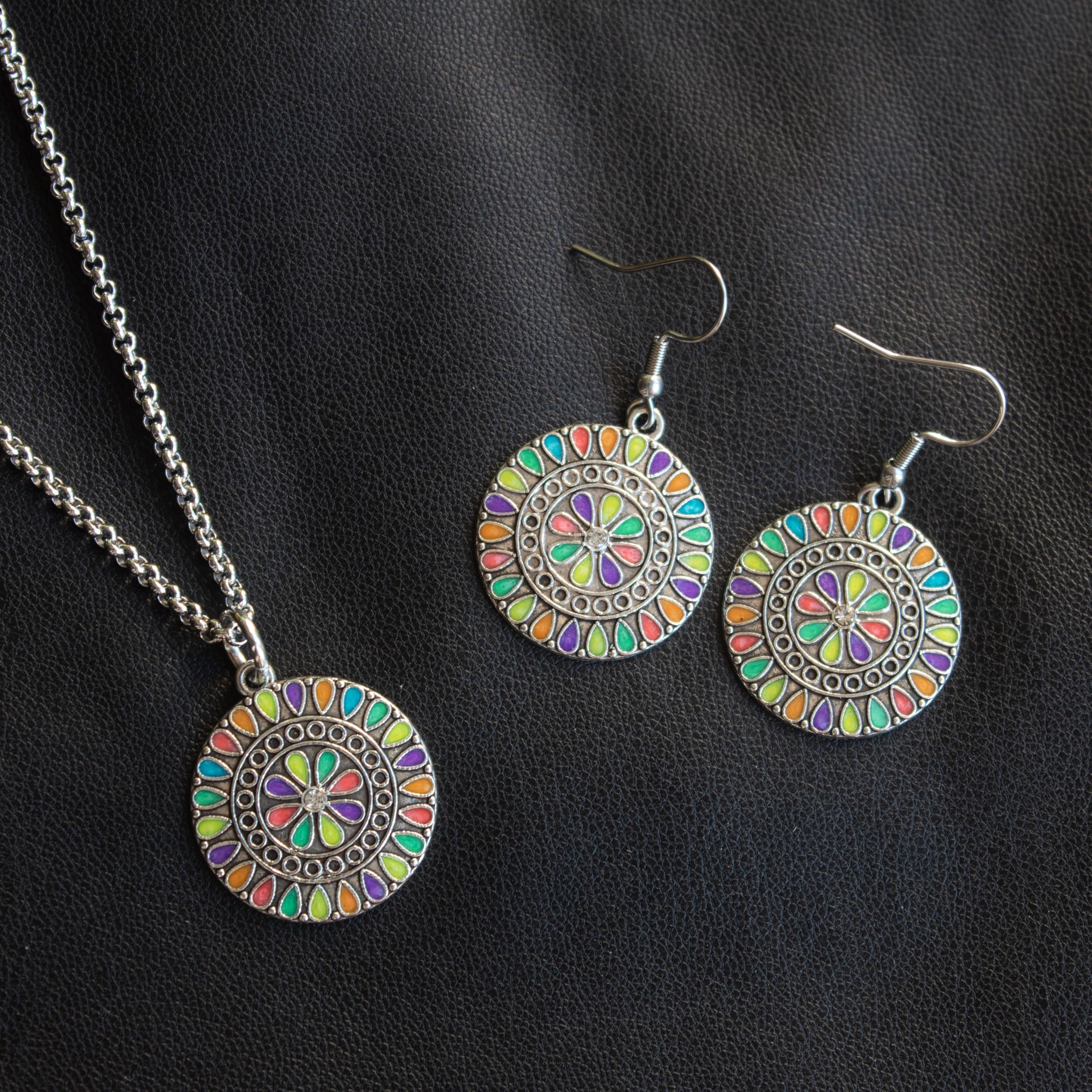 ZARZAMORA Conjunto a Juego -Pendientes y Colgante Bohemios Vintage Plata Tibetana Acabado Antiguo y Cadena de acero Inoxidable -Colgantes Mujer Esmaltados Redondos Étnico-Hippie-Regalo Original