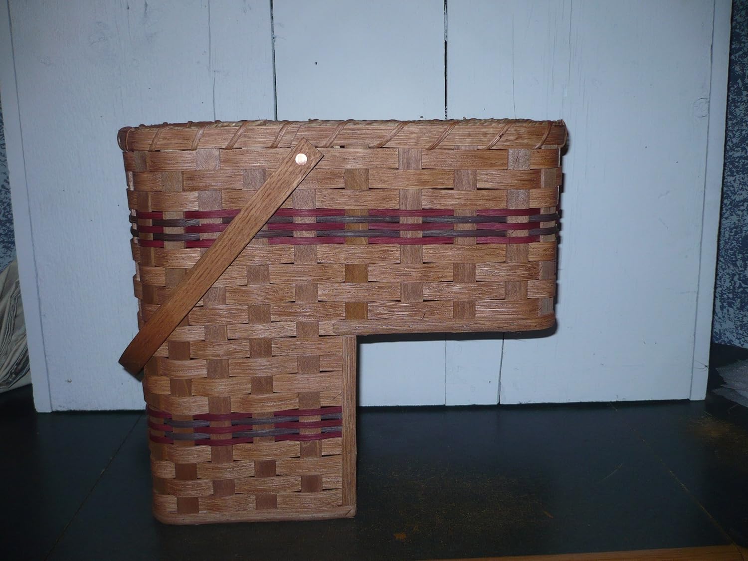 KENZIE'S STARS AND GIFTS Amish Handmade Large 9 Inch Stair Step Basket. Colors May Vary (Black, Red, Blue, Green, Burgundy, Natural) Measures: 16" Back to Front Opening with The L Shape Being 5".