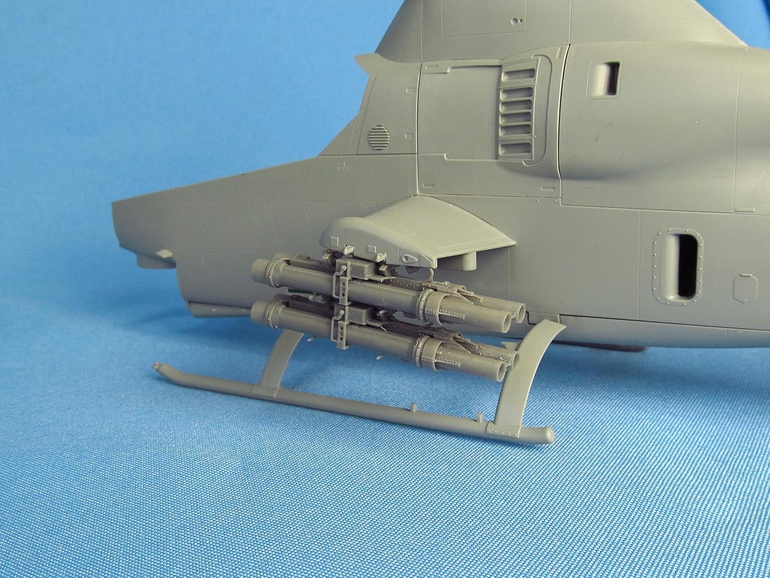 MDR3213-1/32 M65 Rocket Launcher for Aircraft Model kit
