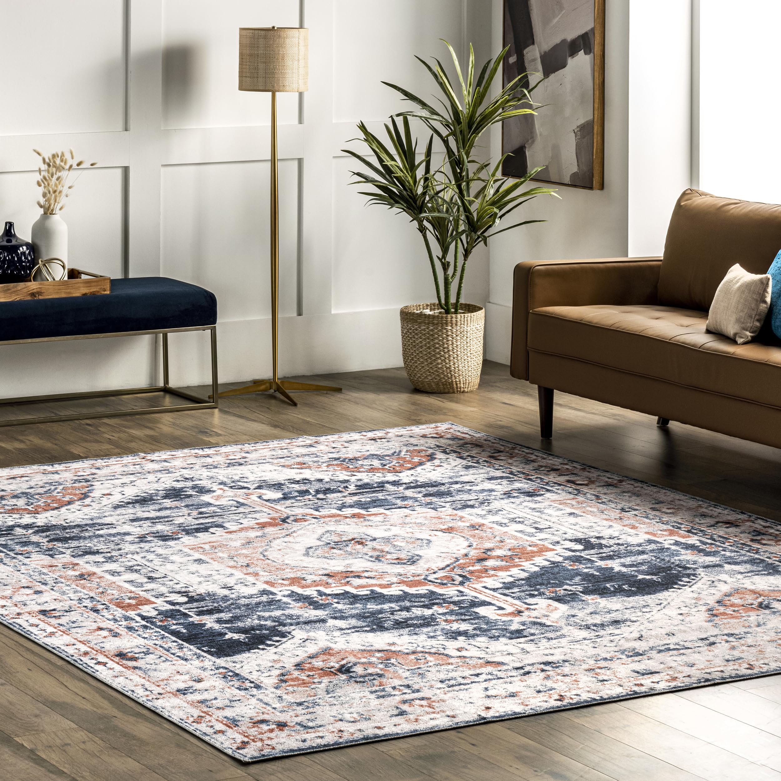 Tapis lavable nuLOOM Evette marine 150x240 idéal pour un salon familial chaleureux