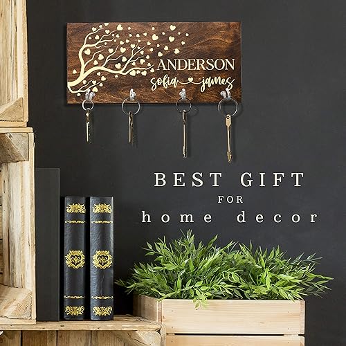 Vista 18 de Be Burgundy Llavero personalizado para pared, hogar, regalos de inauguración de la casa para parejas, estante de madera rústica personalizado