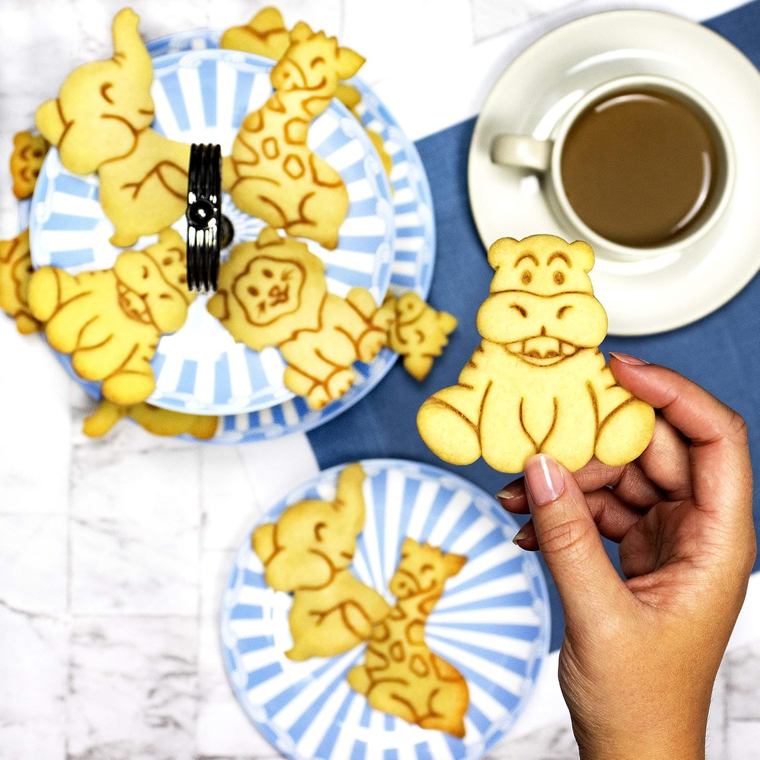 軽井沢彫 花柄彫刻 木製トレイ レトロ 高級 伝統 名作 お盆 配膳 台