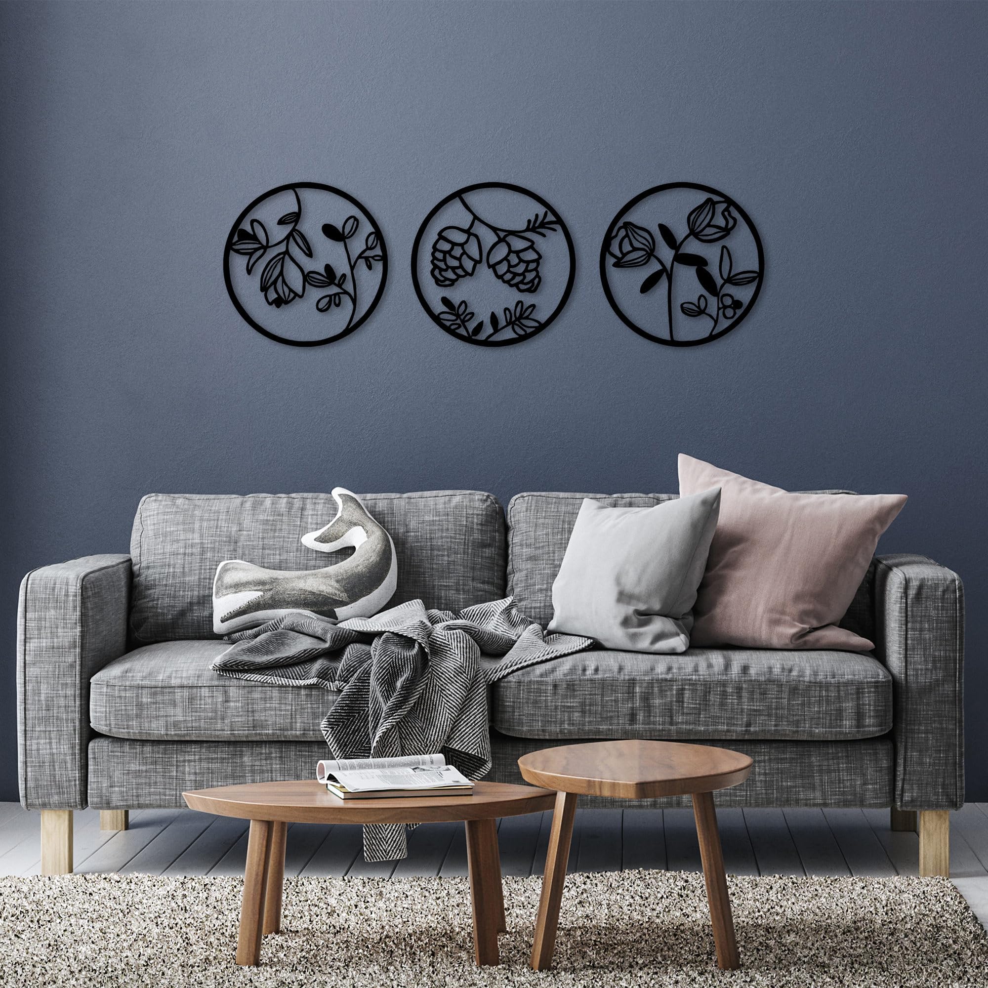Décoration murale métal noir pour rompre la monotonie des murs vides
