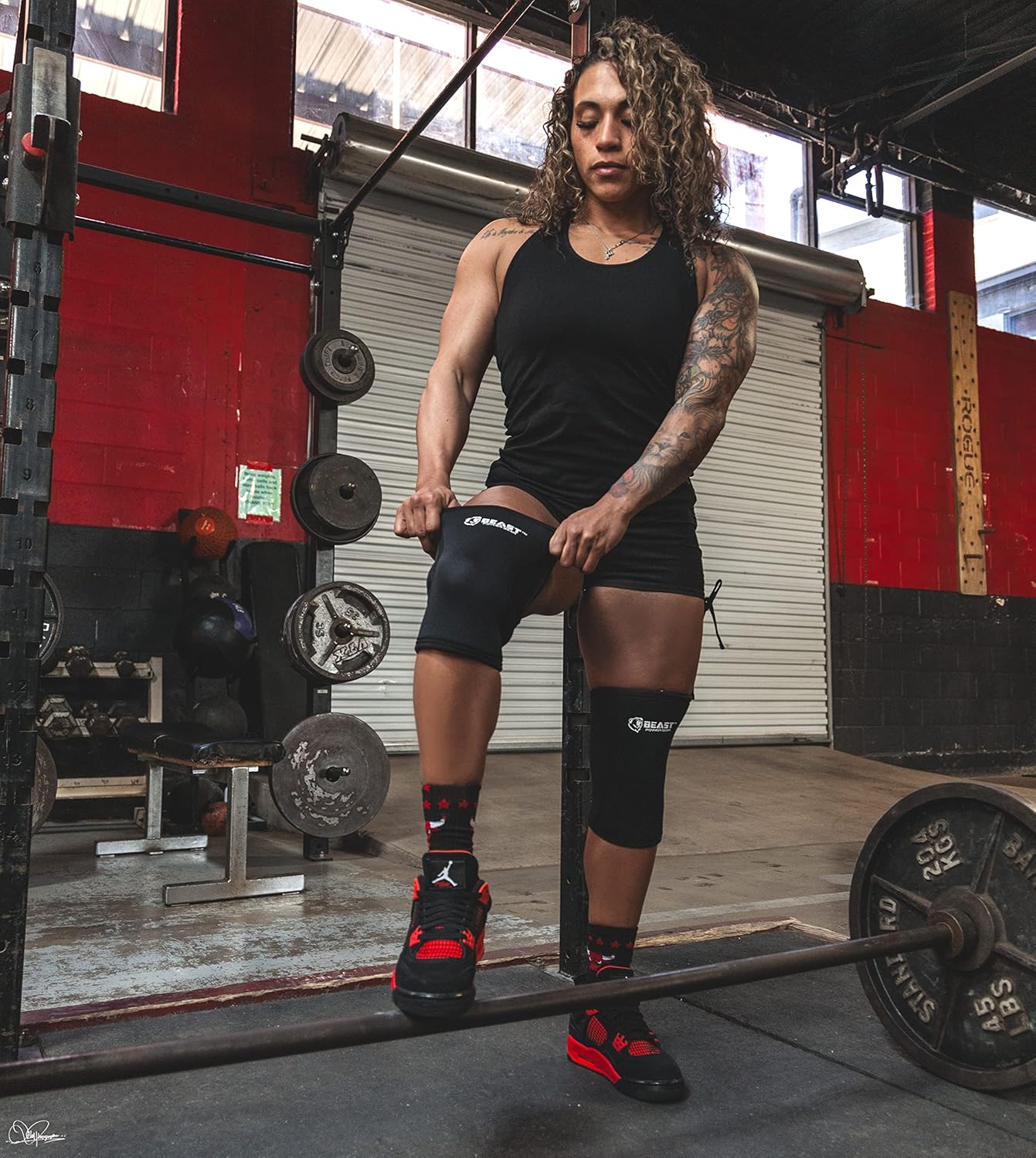 Beast Power Gear Neoprene Compression Knee Sleeves 7MM Support for Squats, Gym Strenght Training, Powerlifting, Weightlifting, Wrestling for Men & Women