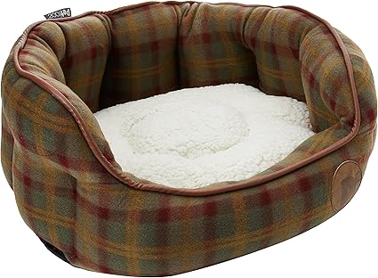 Petface Country Check Oval Dog Bed Small Amazon Co Uk Pet Supplies