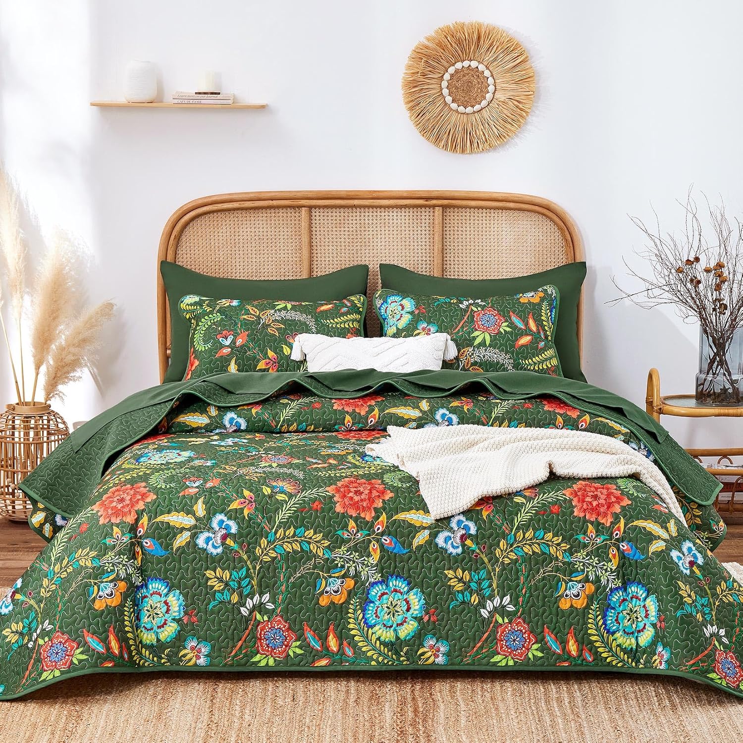 Wake In Cloud - Boho Quilt Set, Floral Bohemian Chic Country Botanical Colorful Funky Flower Pattern, Reversible Lightweight Bedspread Coverlet, 3 Pieces, Beige Cream, Queen/Full Size