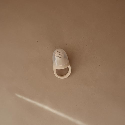 Miniatura 2 de mushie Chupete de silicona para bebés de fruta fresca y alimentador de alimentos  Más de 6 meses (arena cambiante)