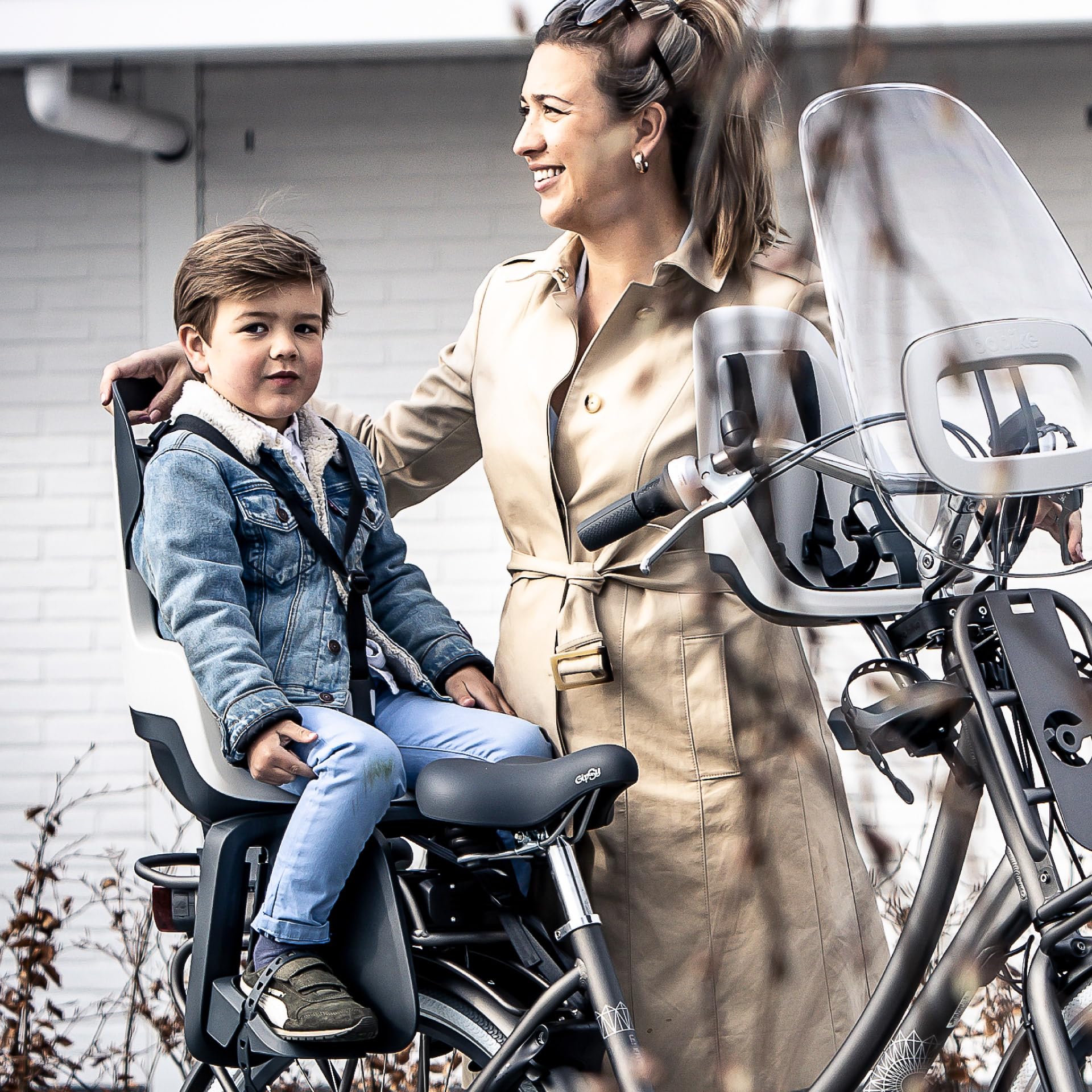 Bobike 8012300002 GO Maxi CFS XR Kinderfahrradsitz Hinten Für Gepäckträger, Für Kinder Von 9 Monaten bis 6 Jahren, MAX 22 kg, Verstellbare Fußstützen, Werkzeuglose Montage, Vanille Cupcake