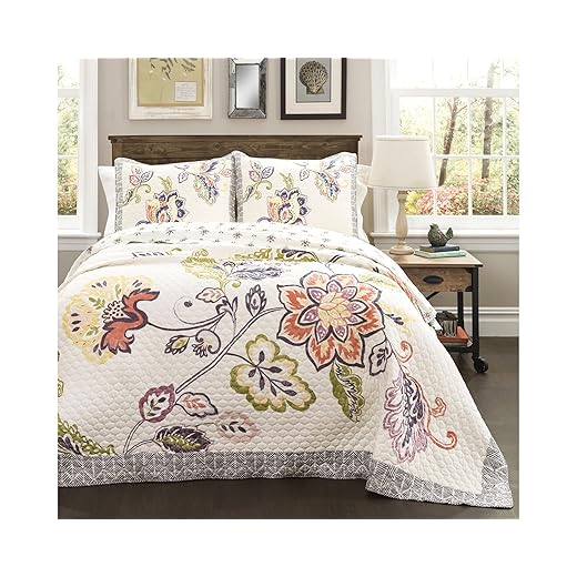 Lush Decor Aster Quilt Flower Pattern Reversible Coral and Navy 3 Piece Lightweight Bedding Set, King