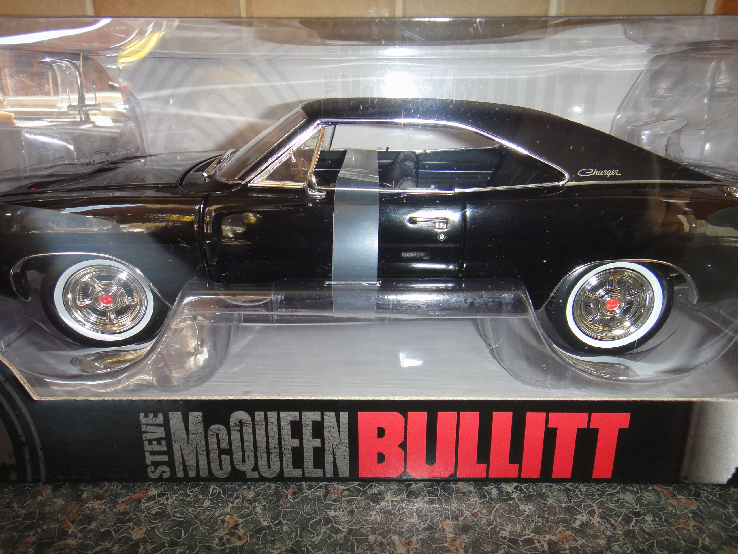 グリーンライト　ブリット　チャージャー　1/18 1:18 Greenlight 1968 DODGE CHARGER BULLITT ブリット チャージャー