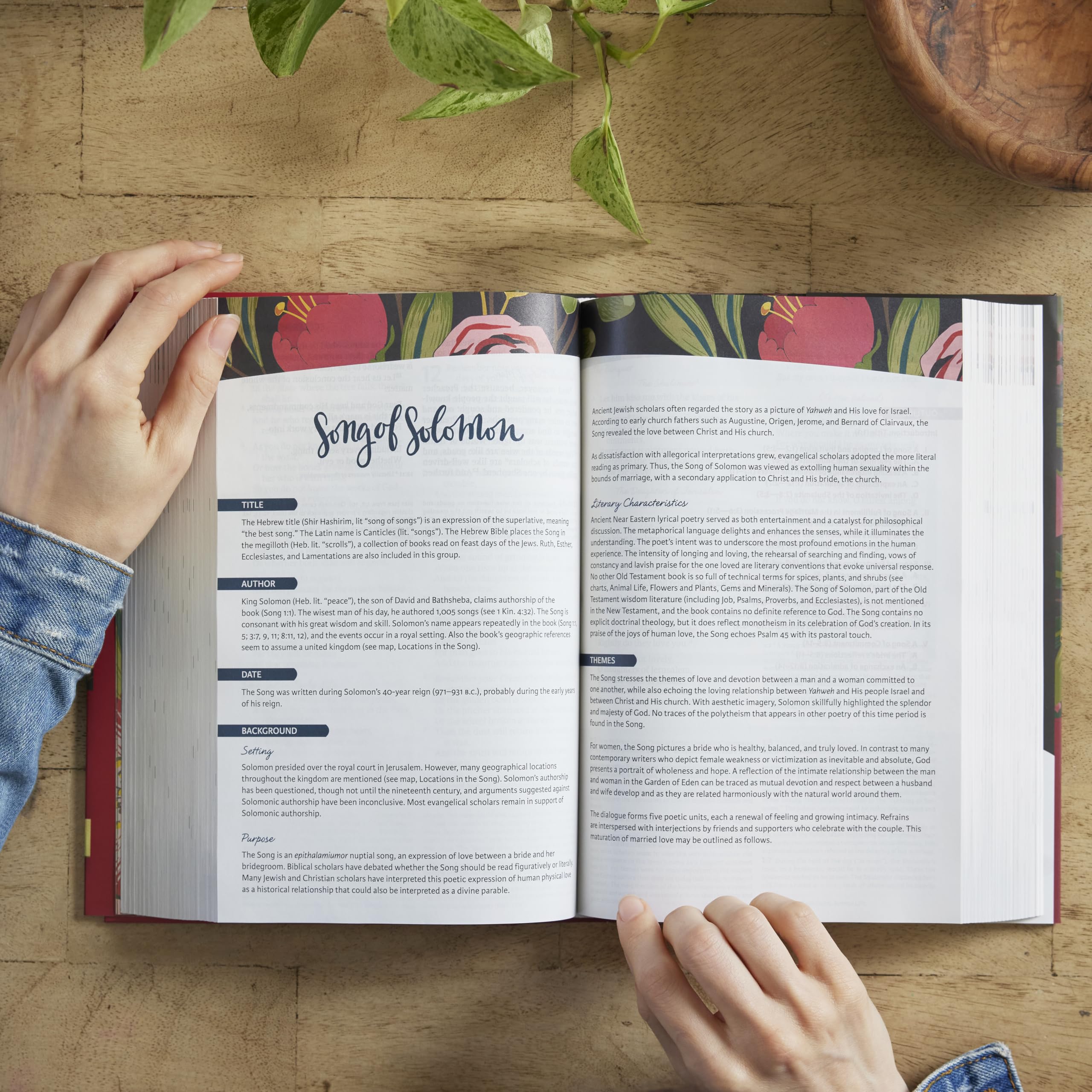 NKJV, The Woman's Study Bible, Cloth over Board, Pink Floral, Red Letter, Full-Color Edition: Receiving God's Truth for Balance, Hope, and Transformation