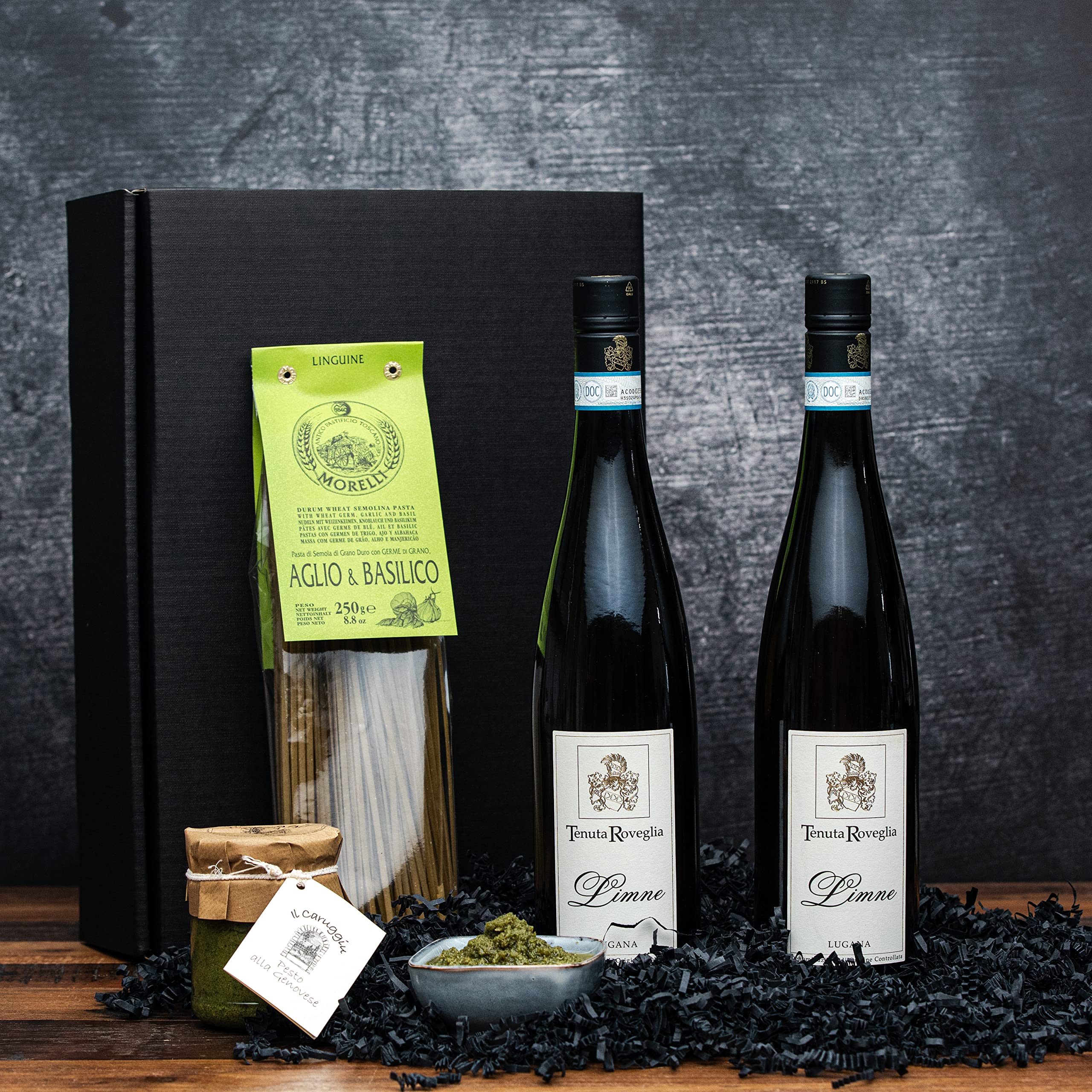 Geschenkkorb für Feinschmecker mit Lugana, Weißwein aus Italien, trocken, Pasta und Pesto alla Genovese. Eine leckere Geschenkidee für besondere Anlässe.