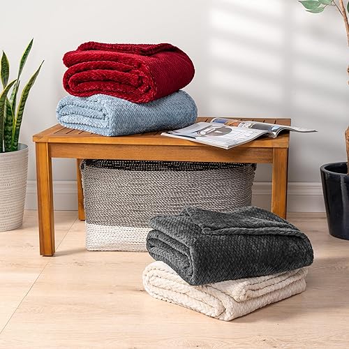 Miniatura 7 de PAVILIA Manta de Vellón Suave Gris Oscuro para Sofá, Mantas Ligeras de Felpa Cálidas para Cama, Manta de Franela Mullida y Acogedora para Sofá,