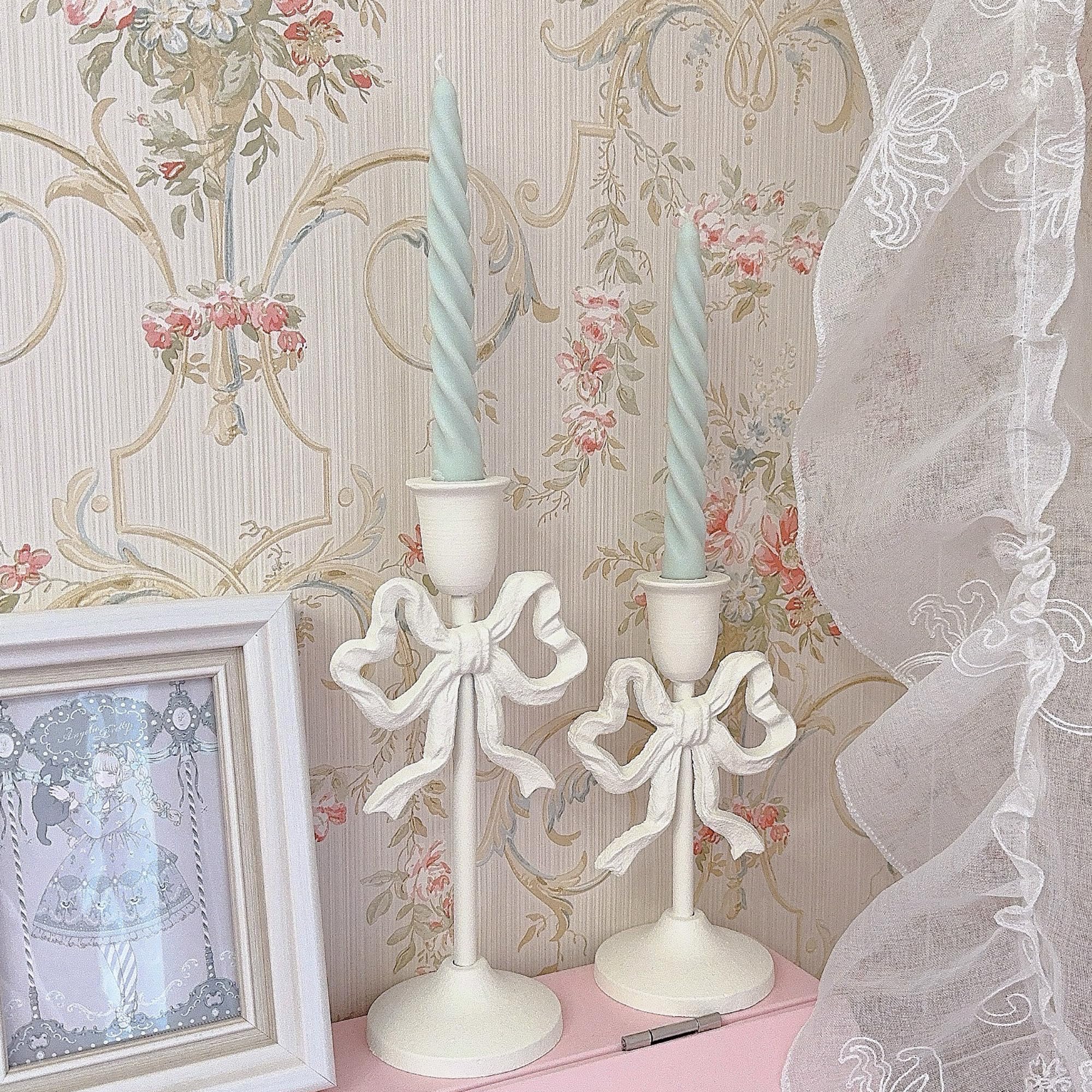 Vassoio Bianco Fiocco-Nodo Ferro portacandele Conico Set di 2, portacandele a Colonna portacandele Decorativo da Pranzo, Festa (Bianco-S + Bianco-L (2 Pezzi))