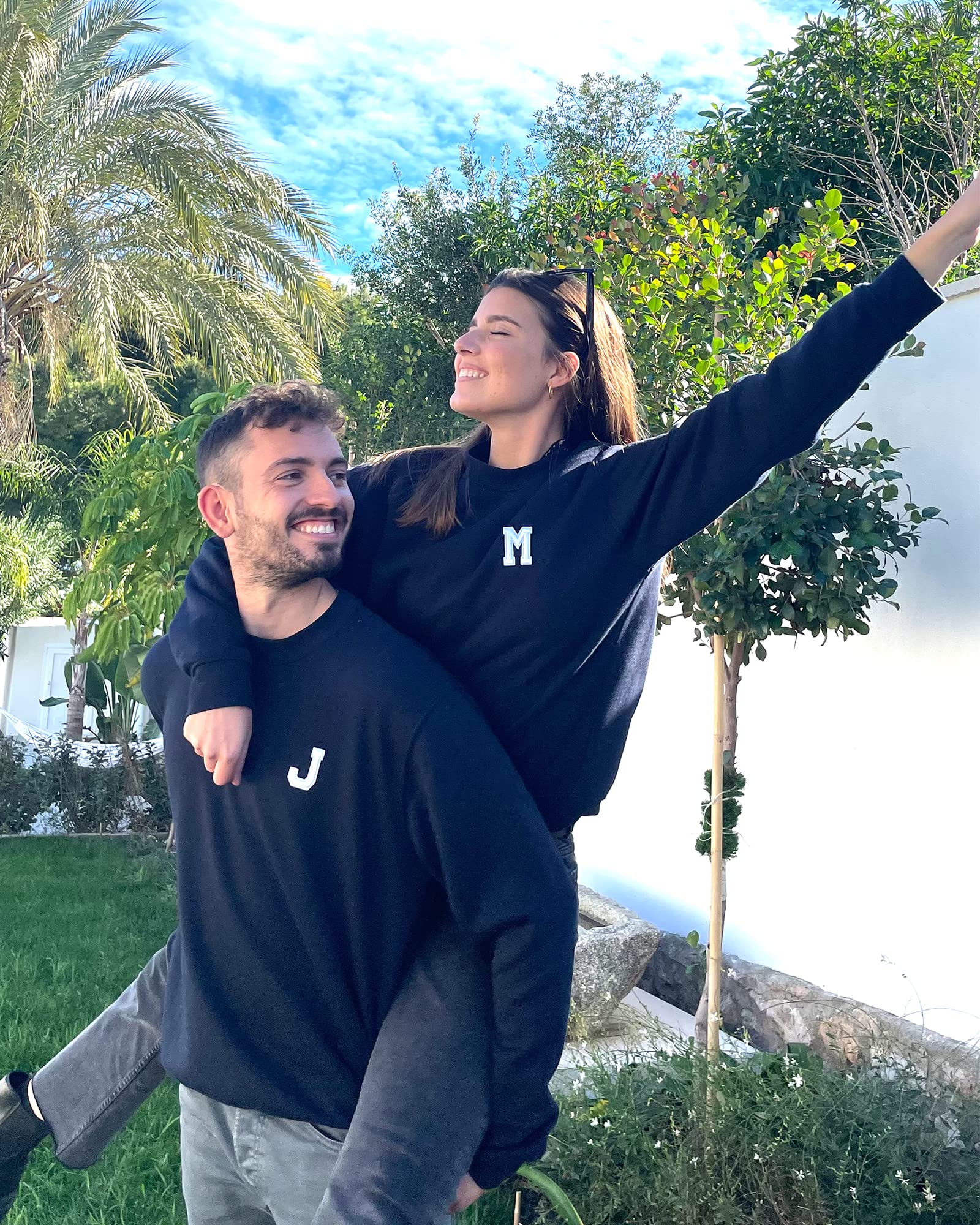Genérico Pack 2 Sudaderas Unisex con Iniciales, Regalos Originales para Hombre Mujer, Regalos Personalizados San Valentín, Cumpleaños y Pareja, Personaliza Las Sudaderas con Vuestra Inicial