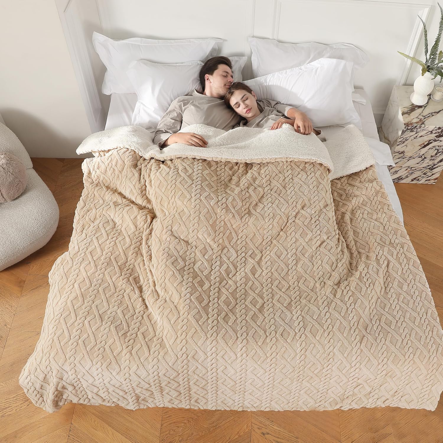 Electric Heated Blanket, 3D Pattern Design, Queen Size Sherpa Super Cozy Heated Blanket with 5 Heating Levels & 10 Hours Auto Off, Beige Beige Queen-84"x90"
